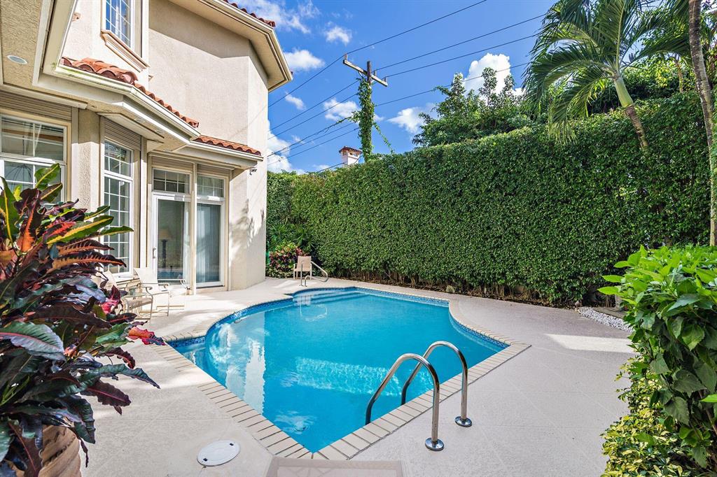 OCEAN PARK H W ROBBINS - Residential