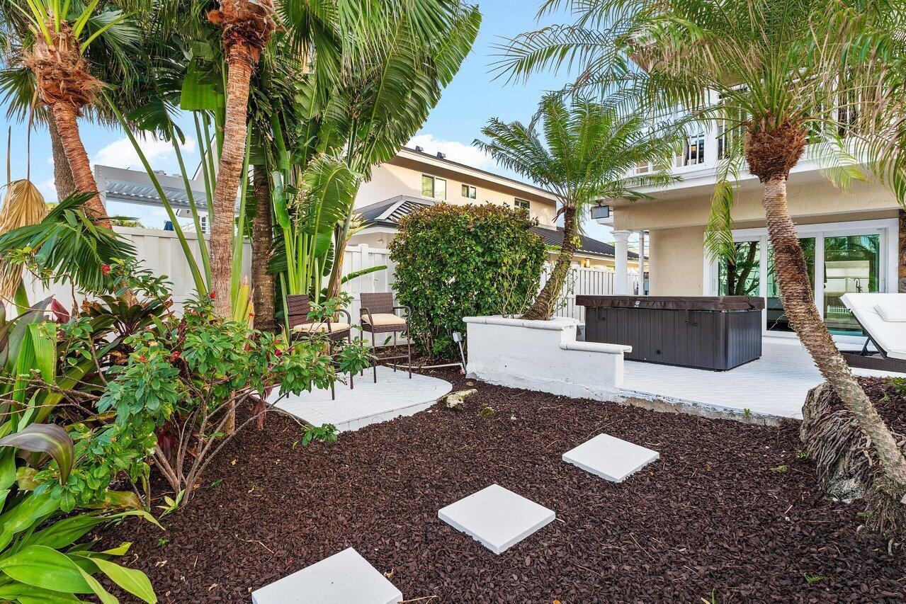 TROPIC ISLE - Residential