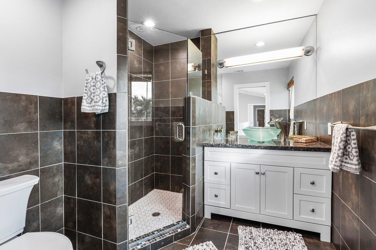 TROPIC ISLE - Residential