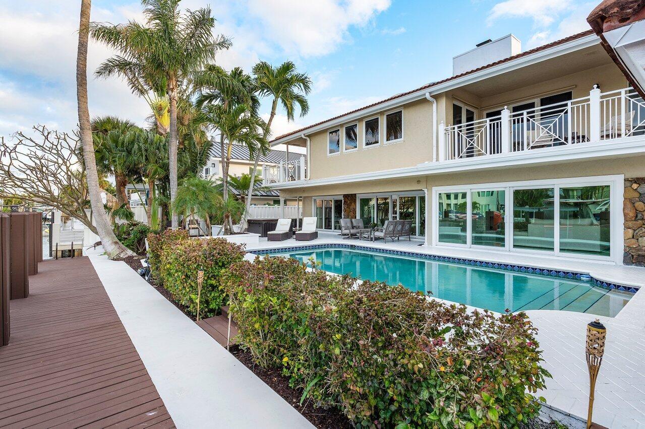 TROPIC ISLE - Residential