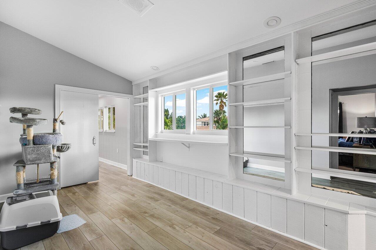 TROPIC ISLE - Residential