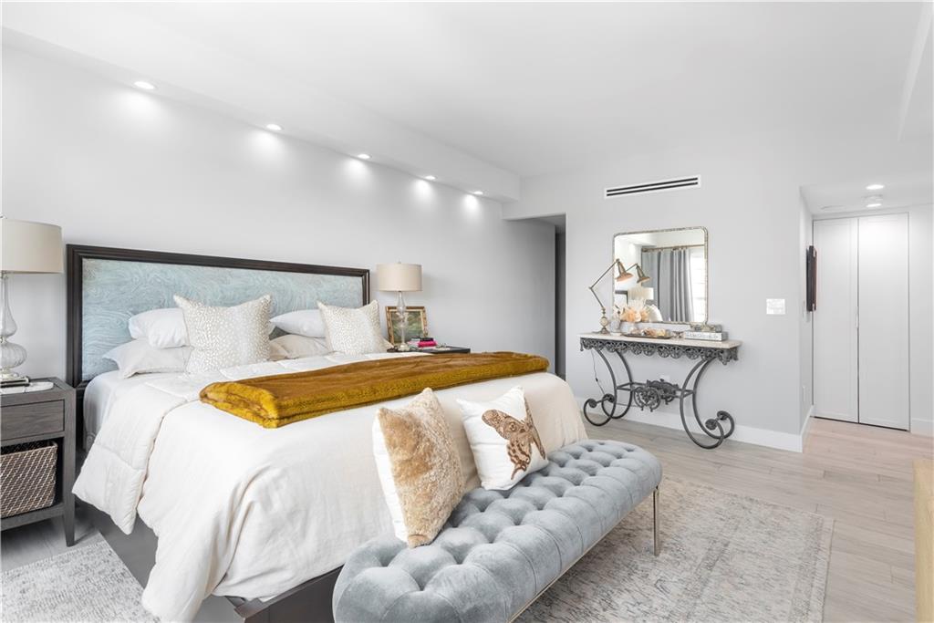 BLAIR HOUSE - Residential