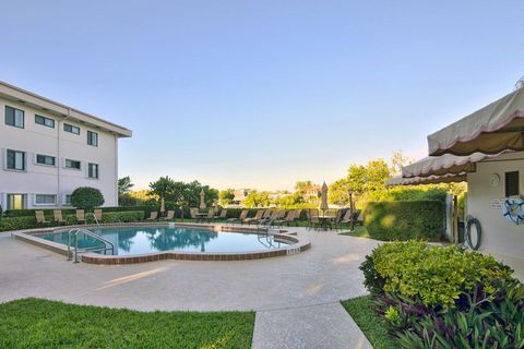 A home in South Palm Beach