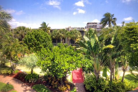 A home in South Palm Beach