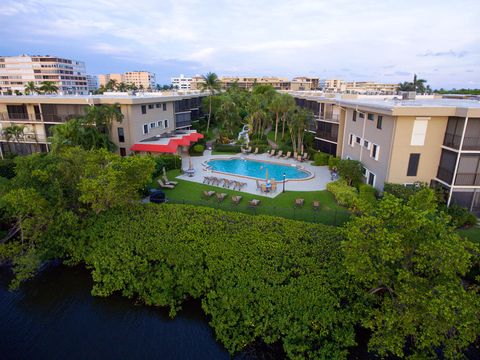 A home in South Palm Beach