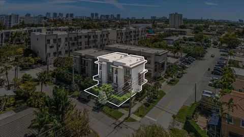 1052, 1054 N Victoria Park Road, Fort Lauderdale, FL MLS: R11071090