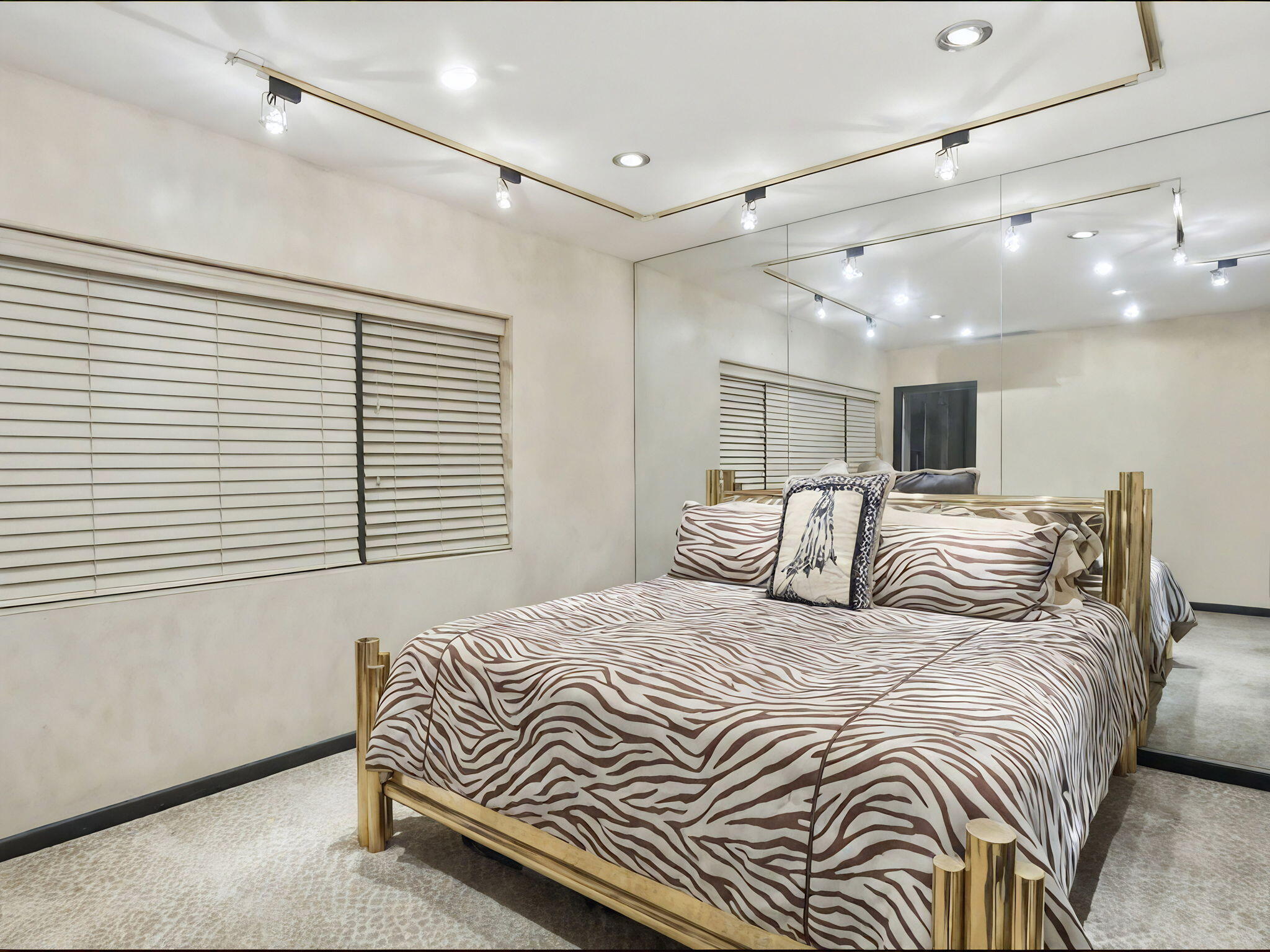 VENETIAN ISLES 3RD SEC - Residential