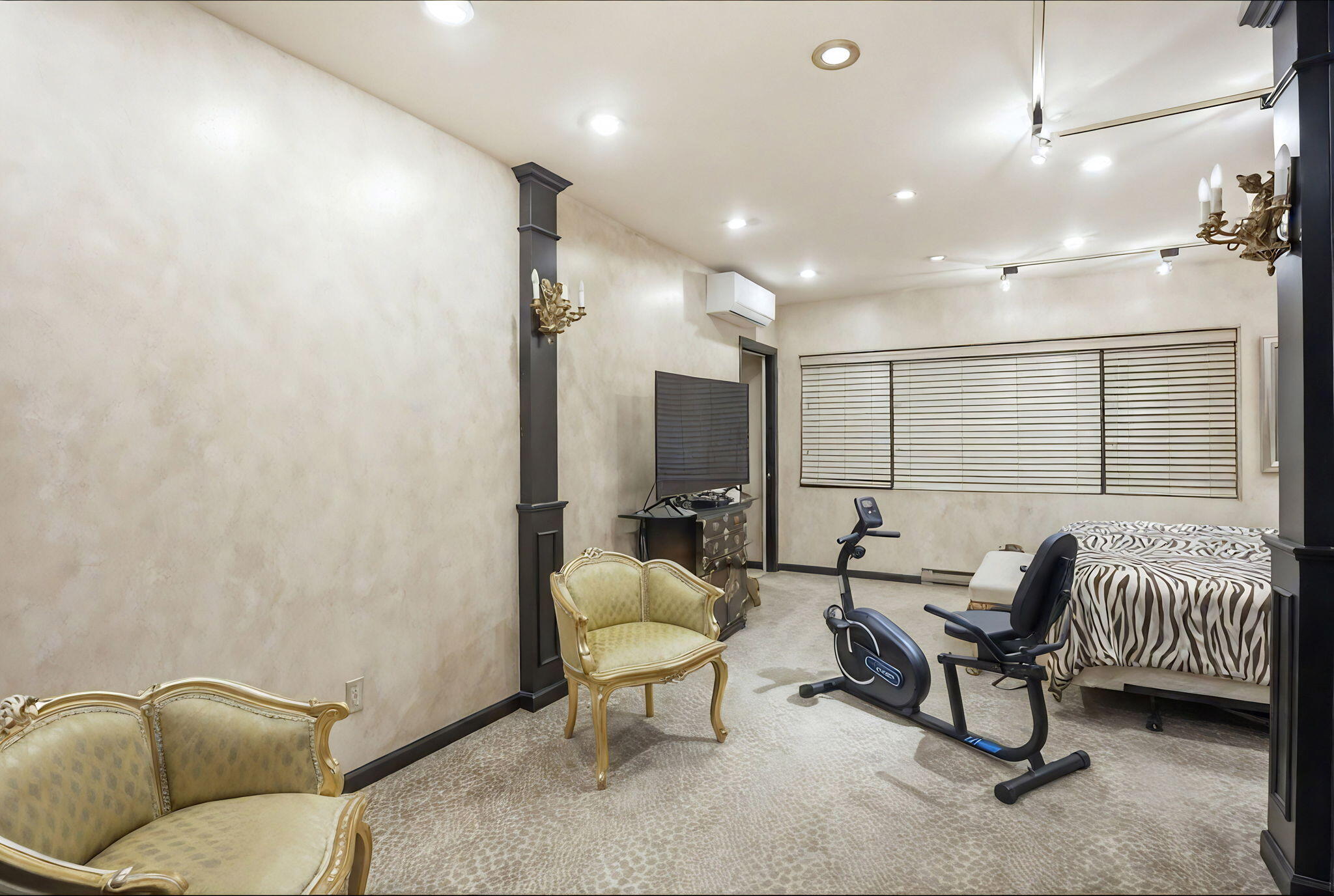 VENETIAN ISLES 3RD SEC - Residential