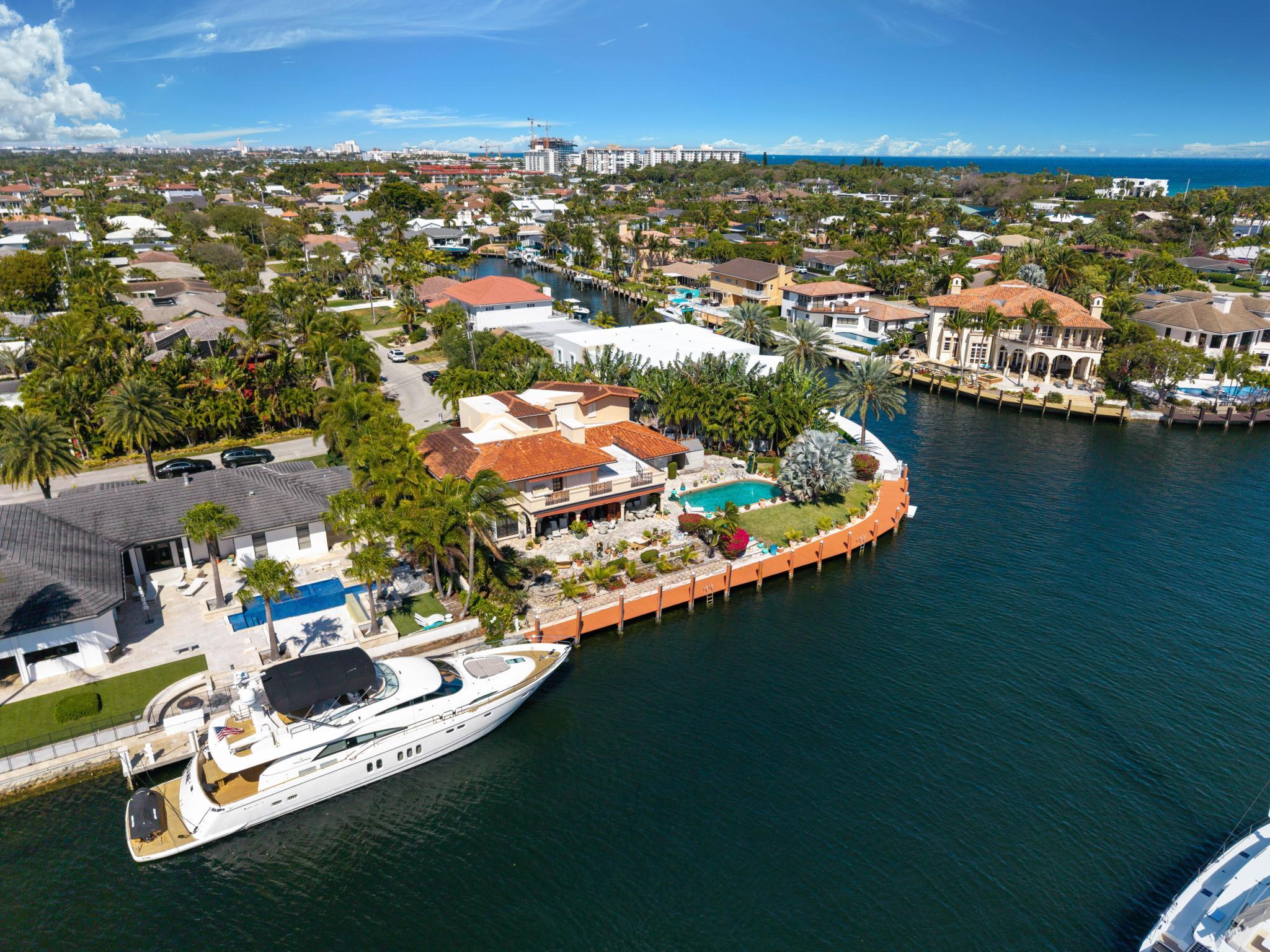 VENETIAN ISLES 3RD SEC - Residential