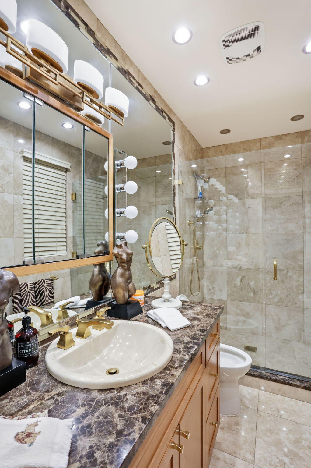 VENETIAN ISLES 3RD SEC - Residential