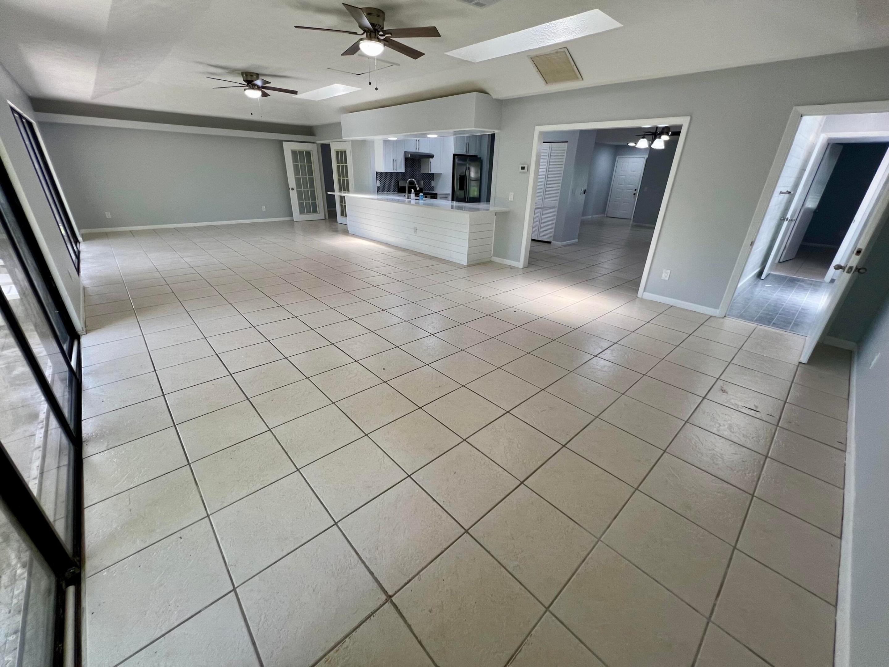 PORT ST LUCIE SECTION 5 - Residential Lease