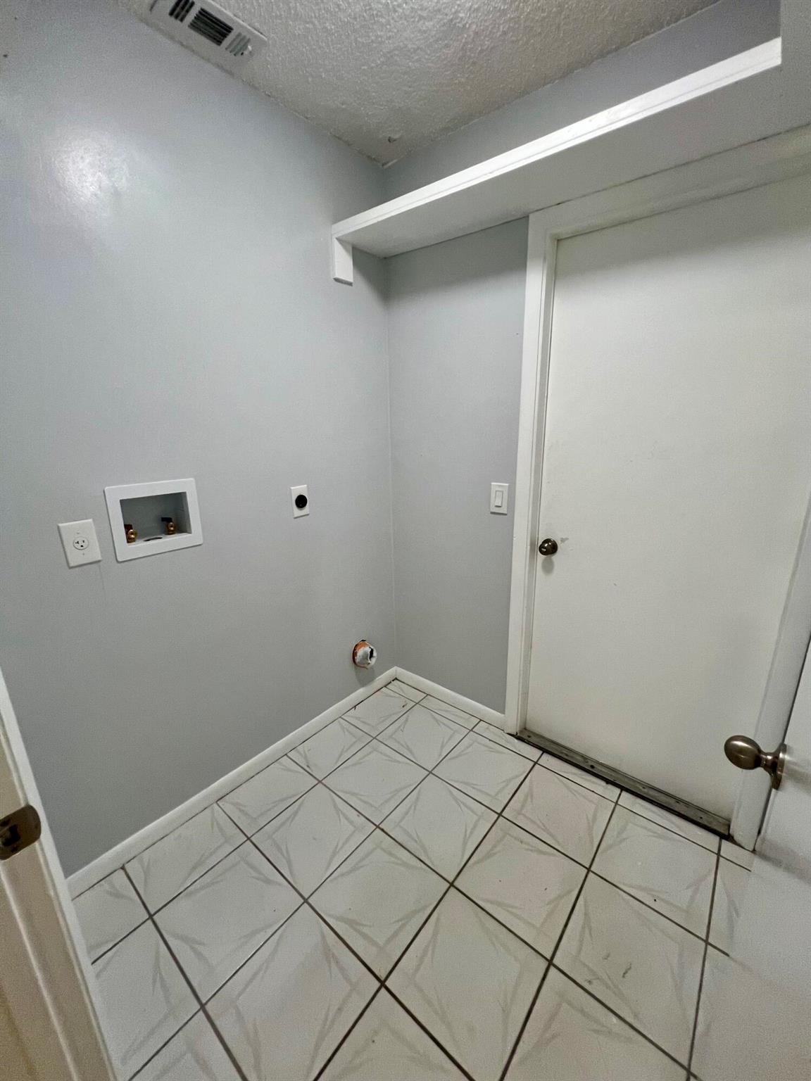 PORT ST LUCIE SECTION 5 - Residential Lease