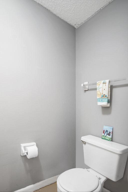 SEAGRASS CONDOMINIUM - Residential