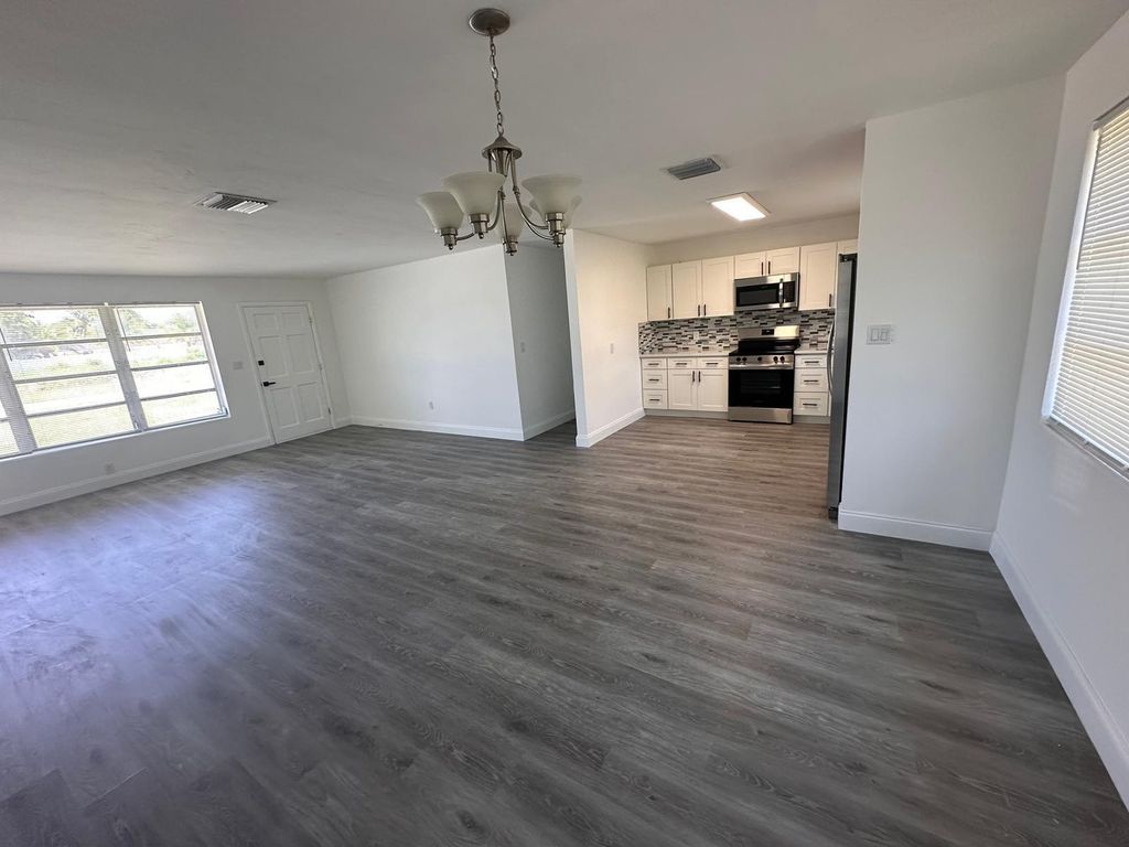 Photo of 4304 Diamond Road, Palm Springs, FL 33461 (MLS # R10990343)