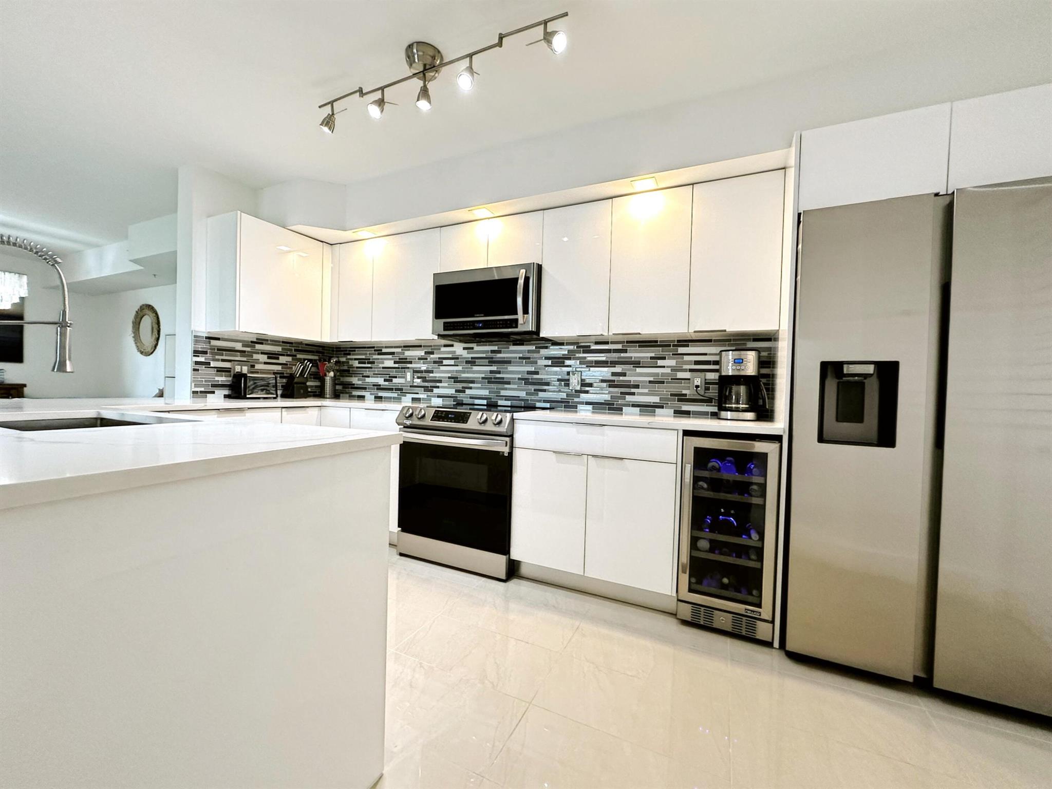 HIGHLAND BEACH CLUB CONDO - Residential Lease