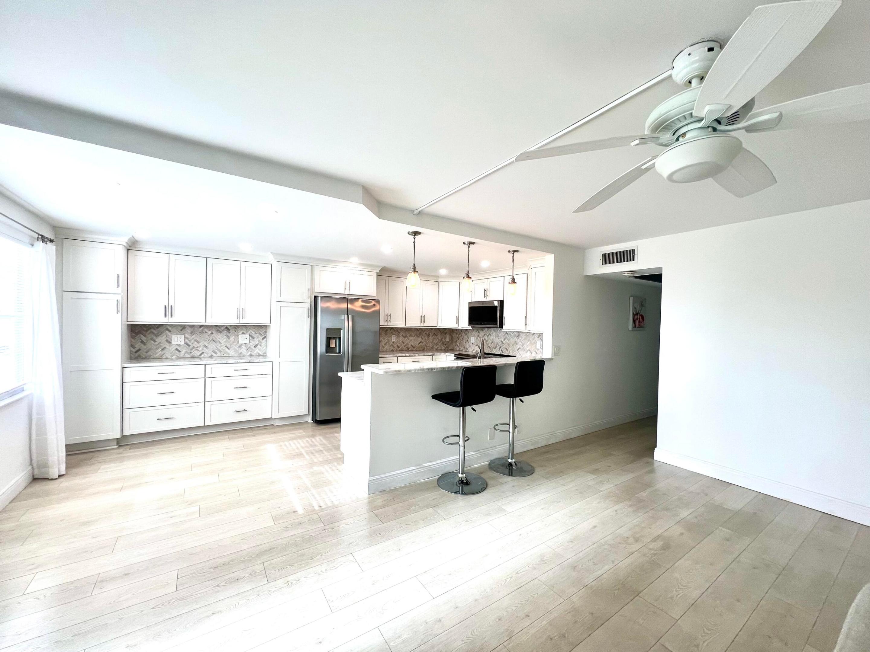 OAKRIDGE U CONDO - Residential