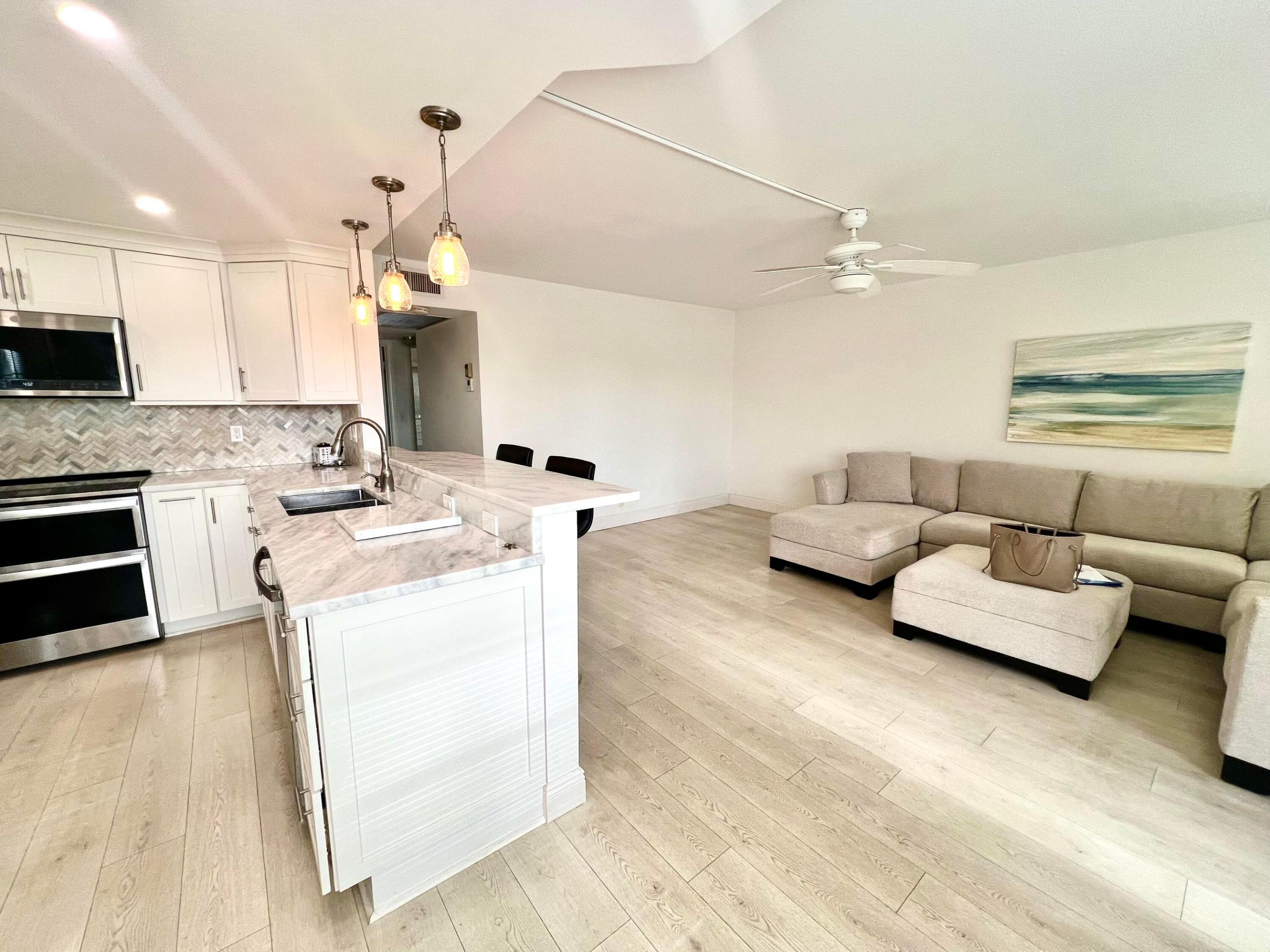 OAKRIDGE U CONDO - Residential