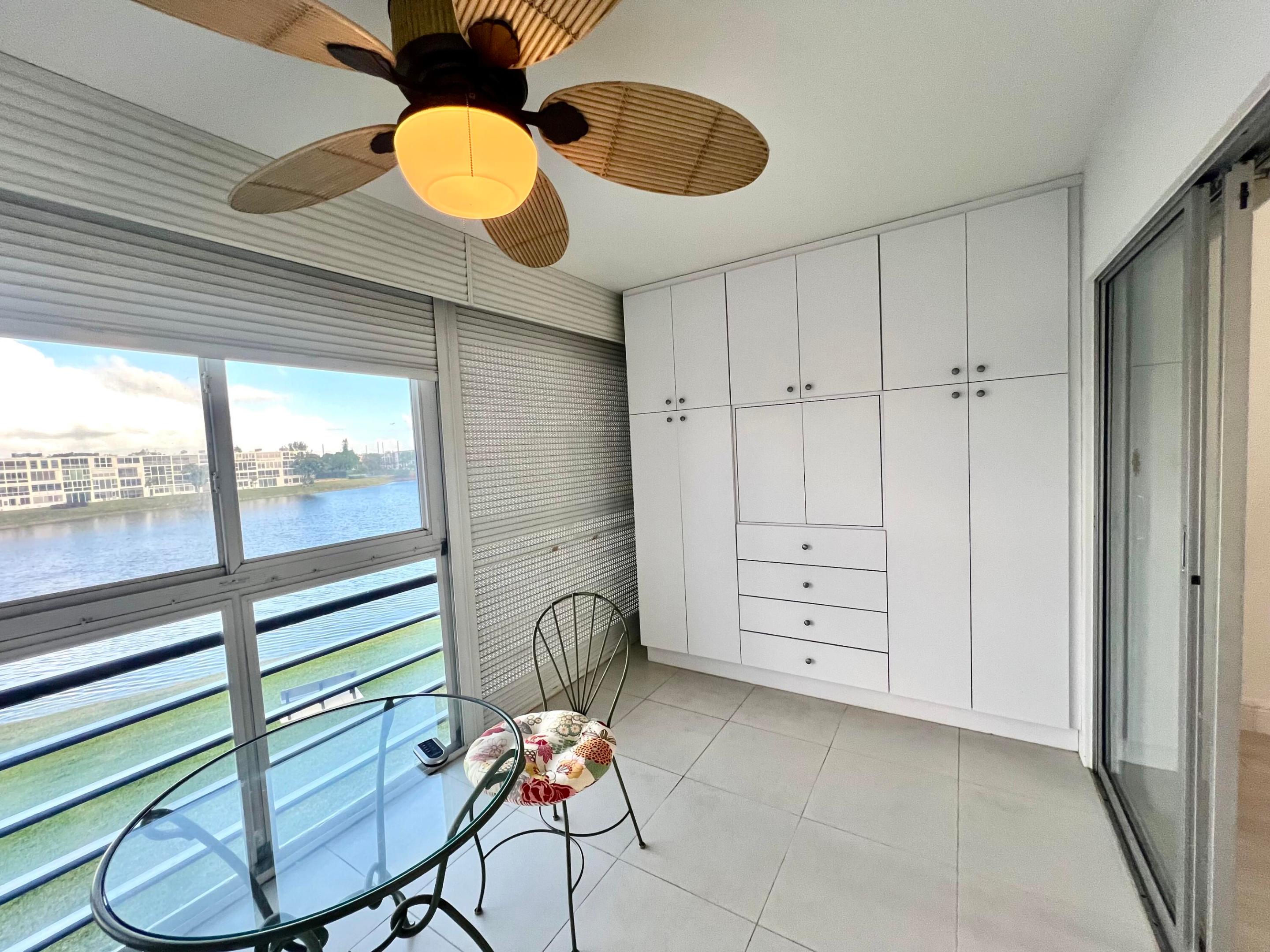 OAKRIDGE U CONDO - Residential