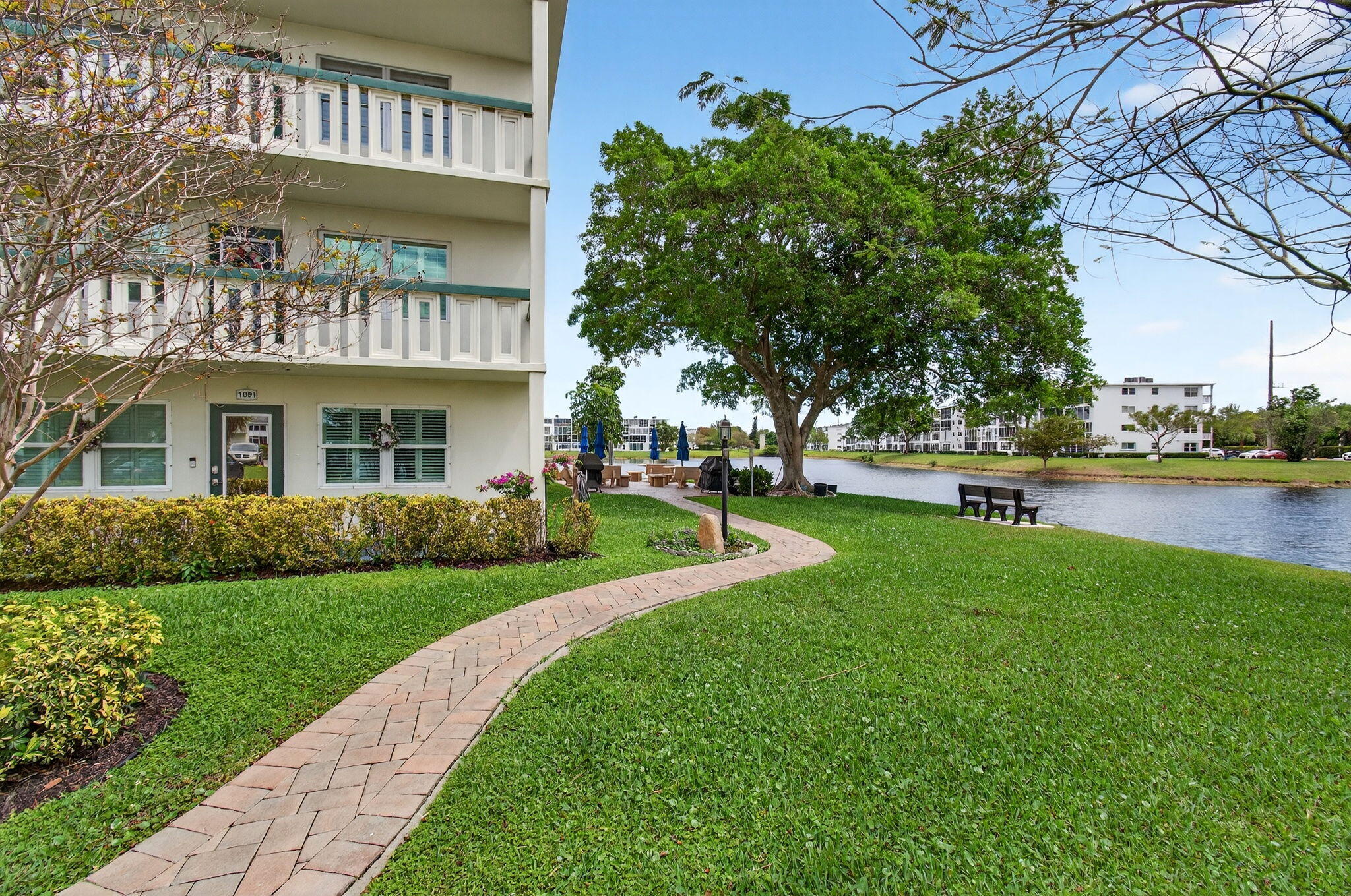 OAKRIDGE U CONDO - Residential