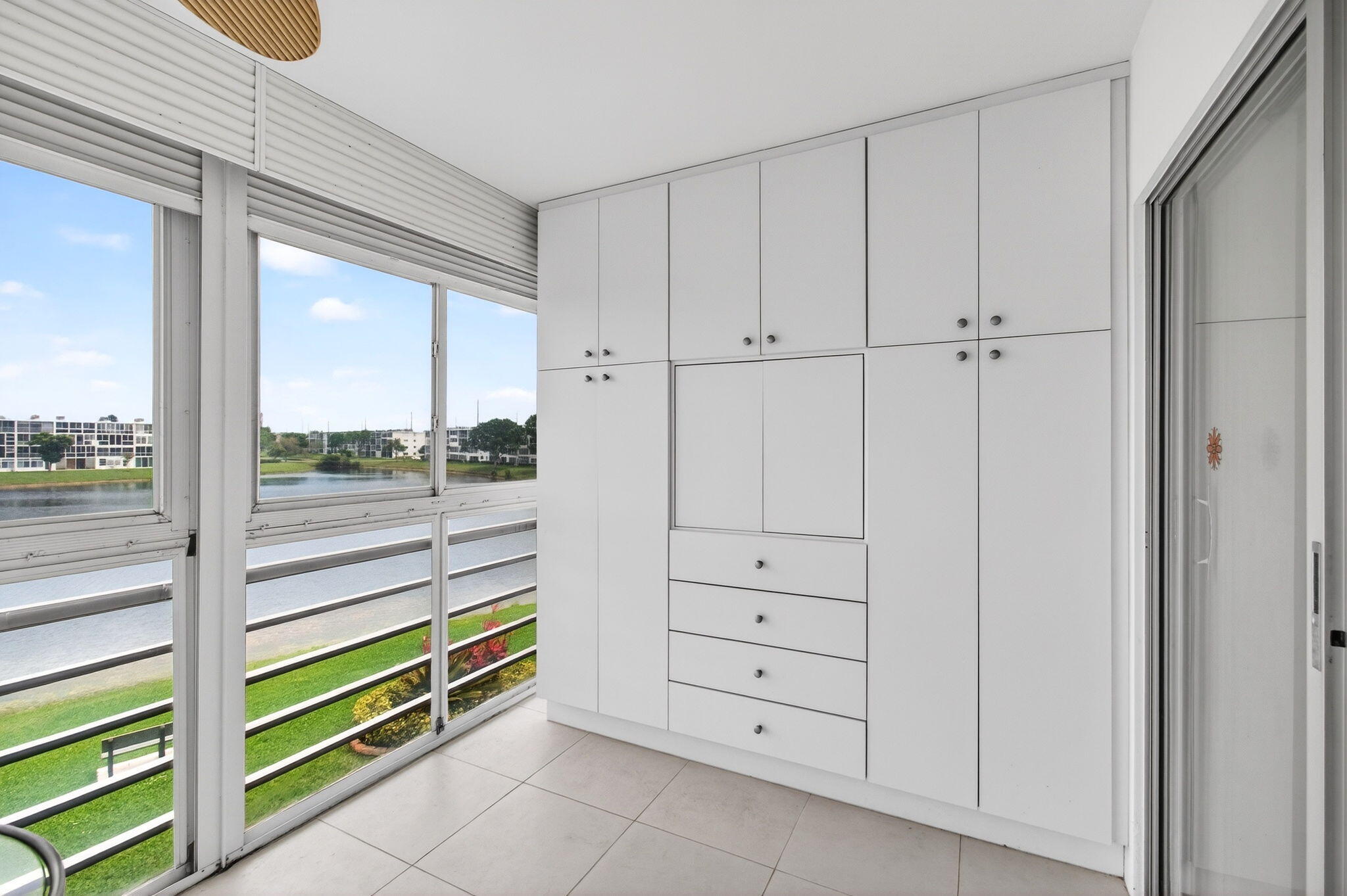 OAKRIDGE U CONDO - Residential