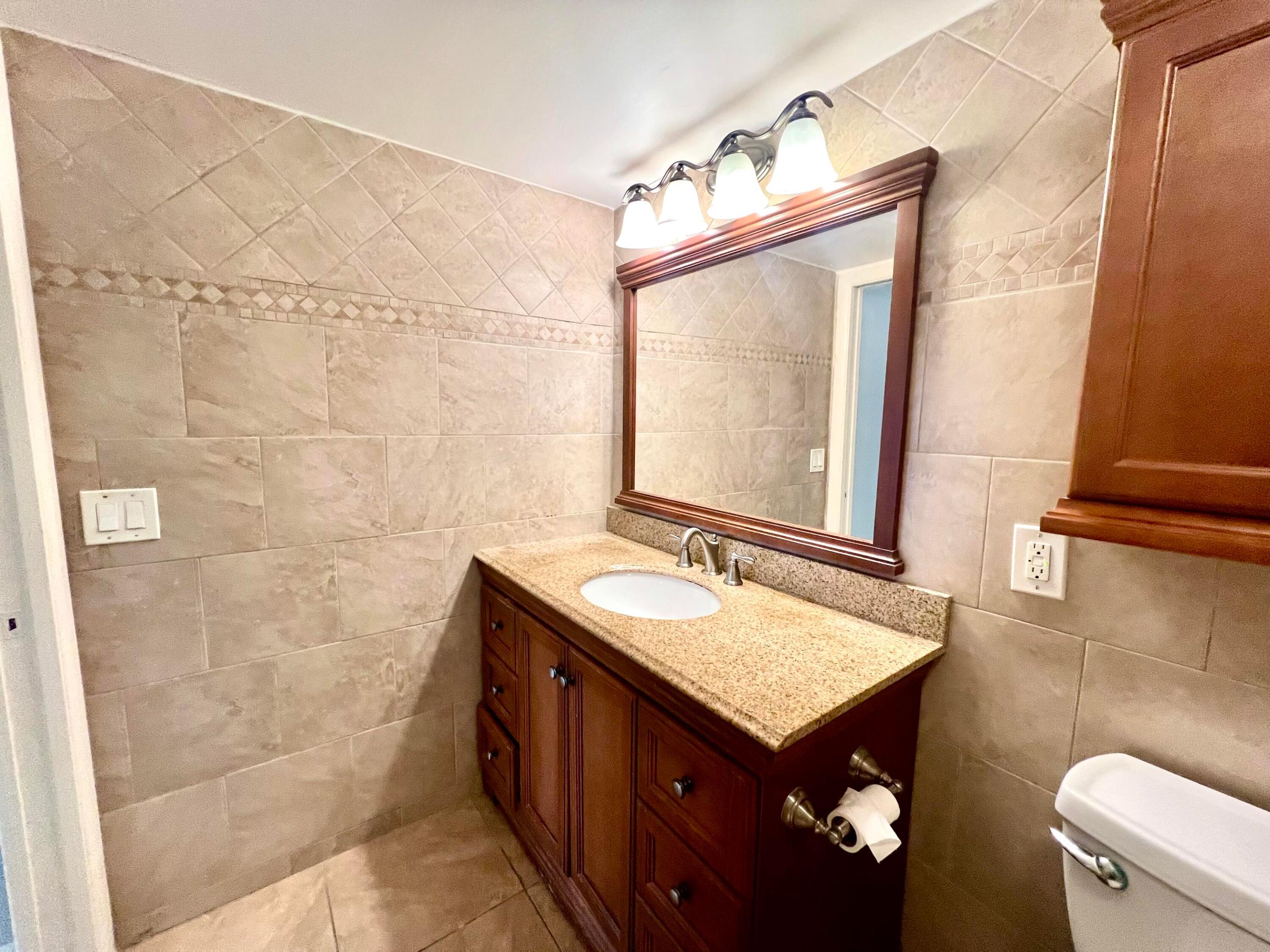 OAKRIDGE U CONDO - Residential