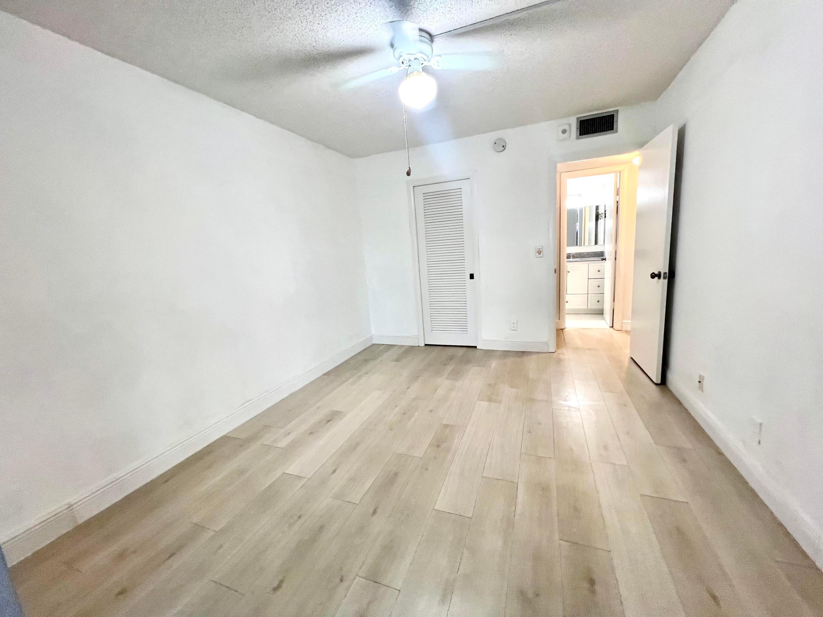 OAKRIDGE U CONDO - Residential