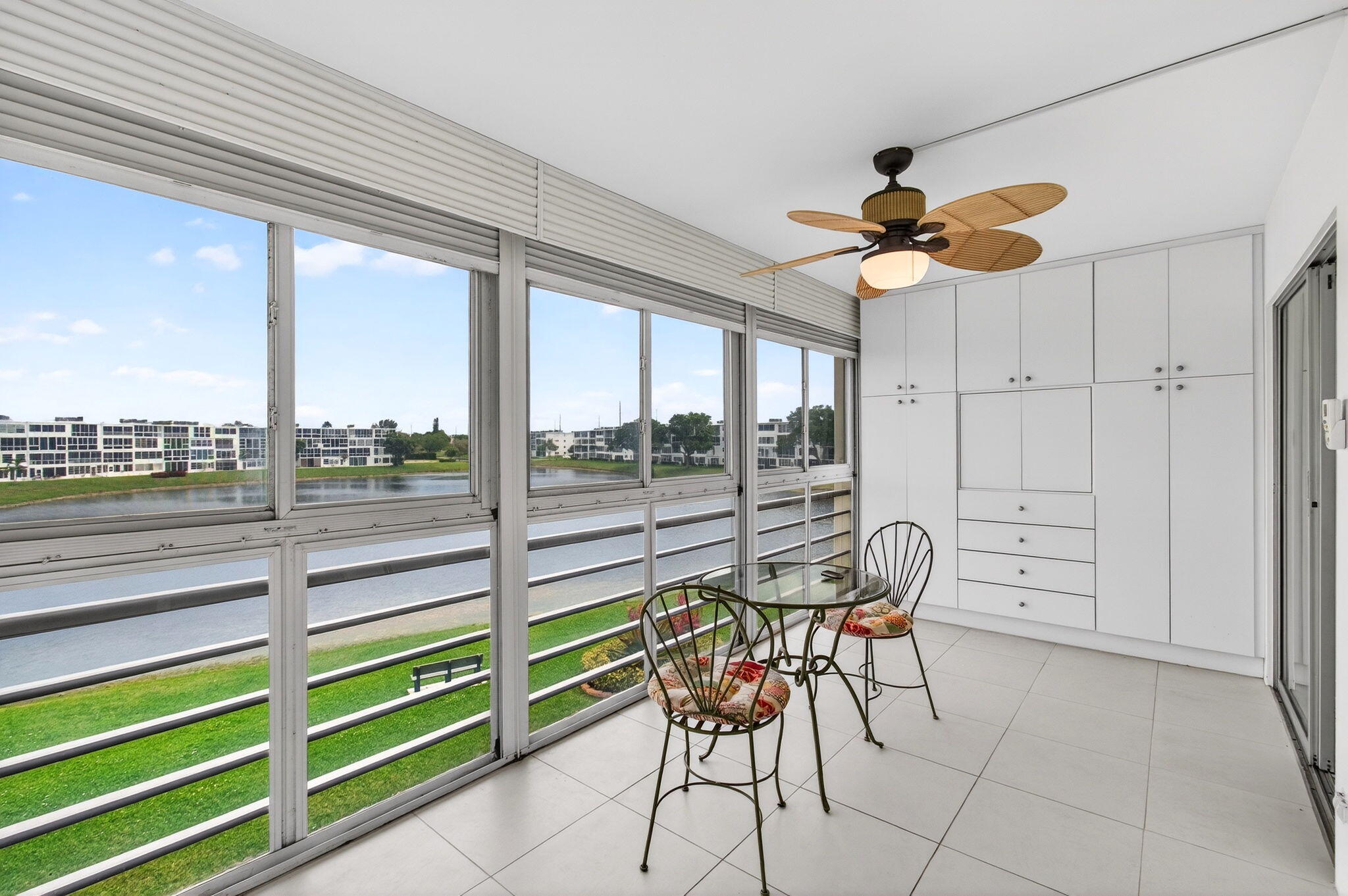 OAKRIDGE U CONDO - Residential