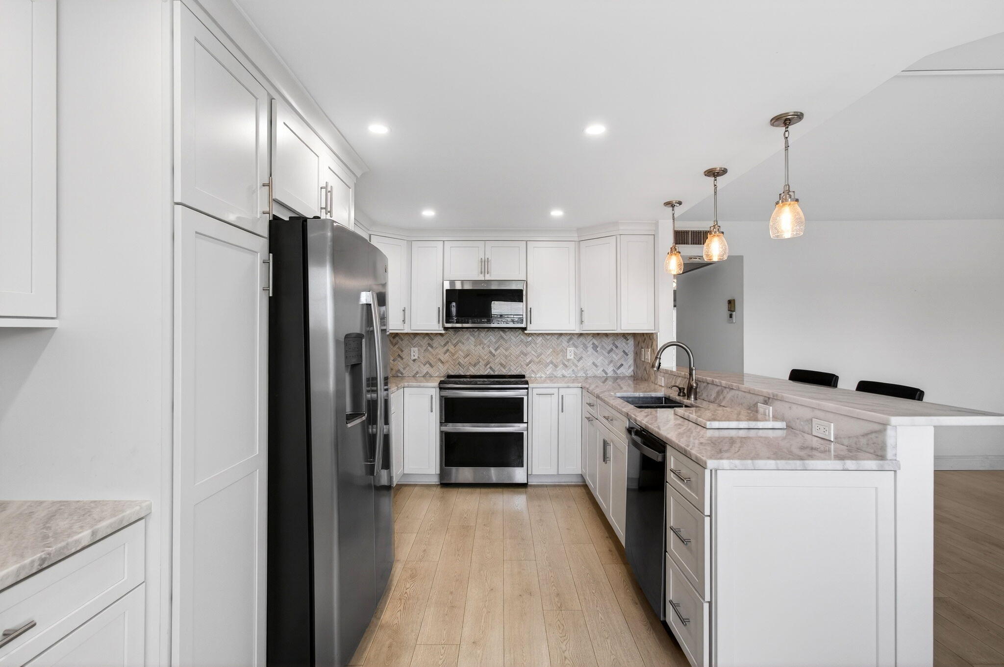 OAKRIDGE U CONDO - Residential