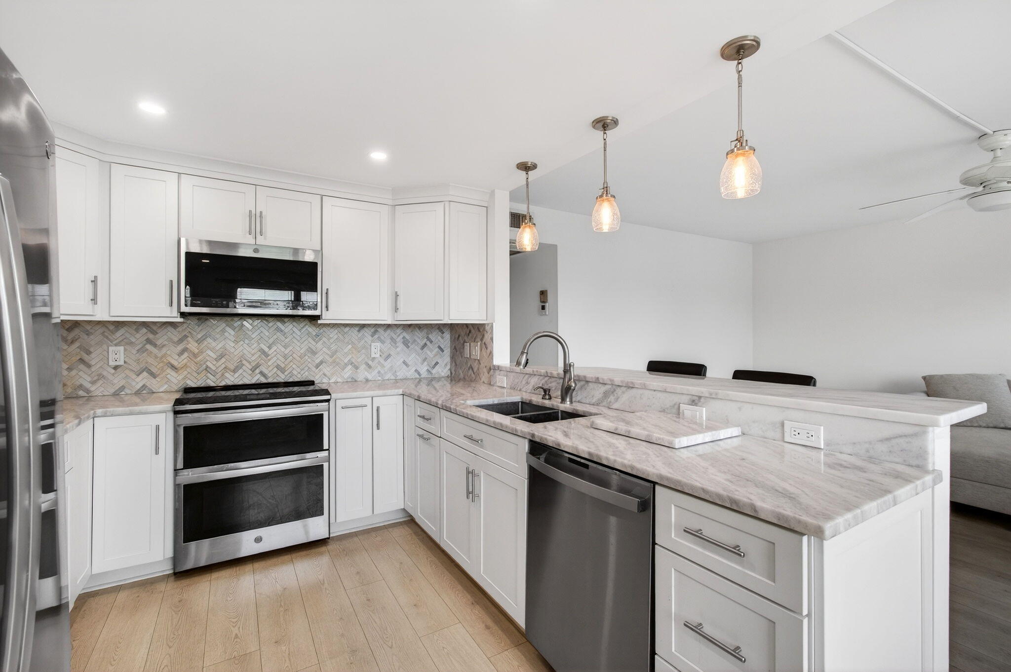 OAKRIDGE U CONDO - Residential