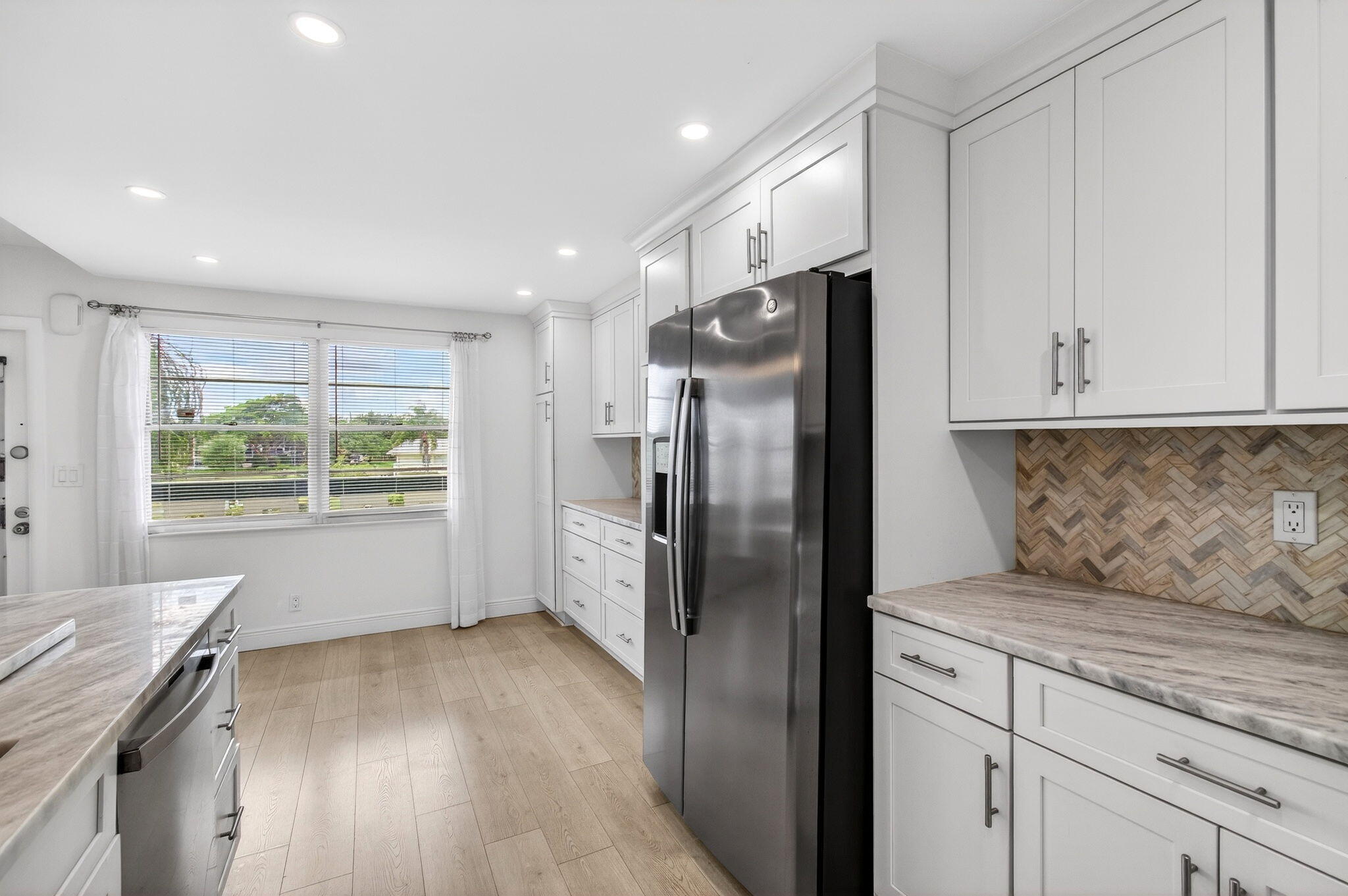 OAKRIDGE U CONDO - Residential