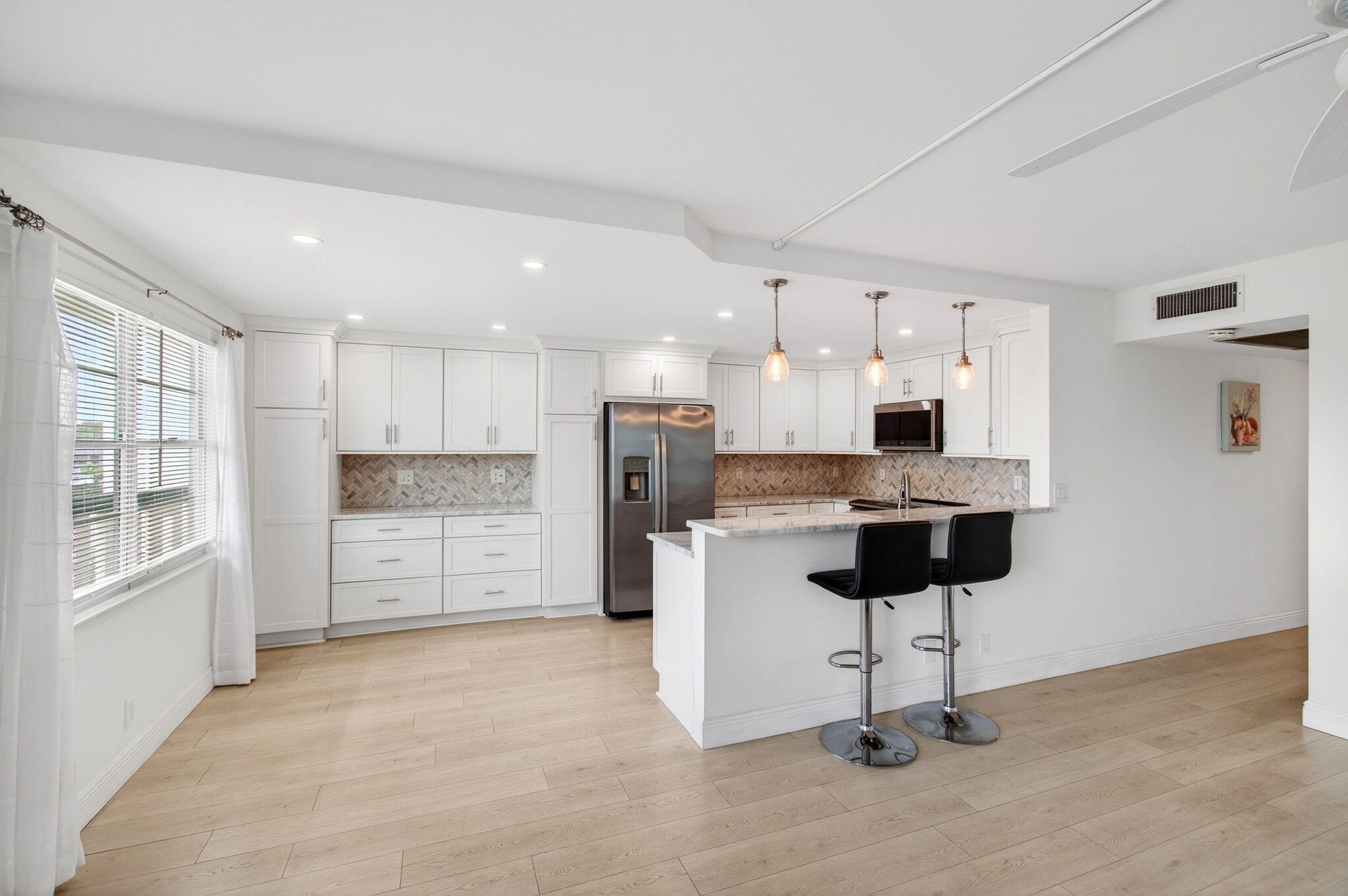 OAKRIDGE U CONDO - Residential