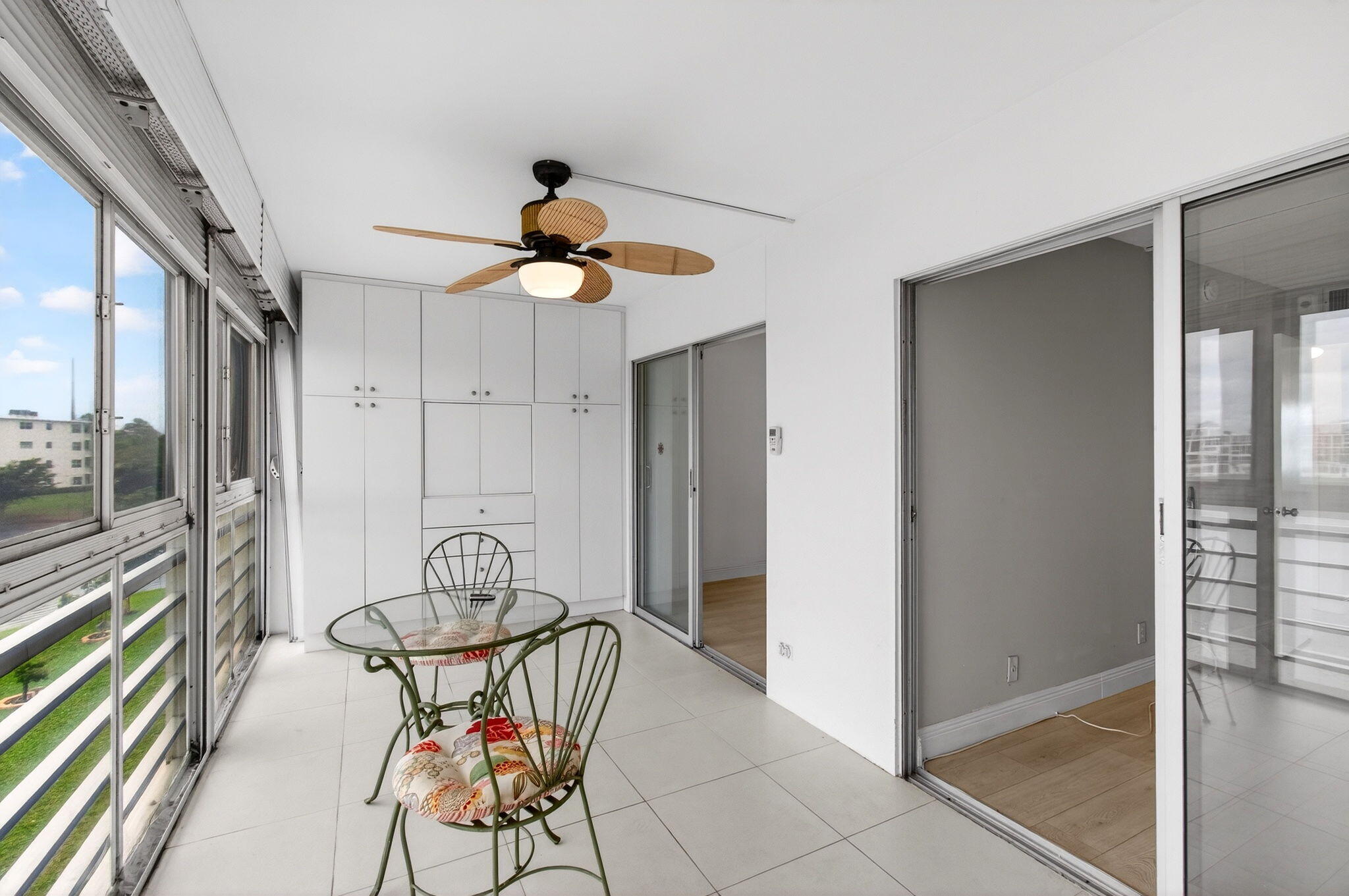 OAKRIDGE U CONDO - Residential