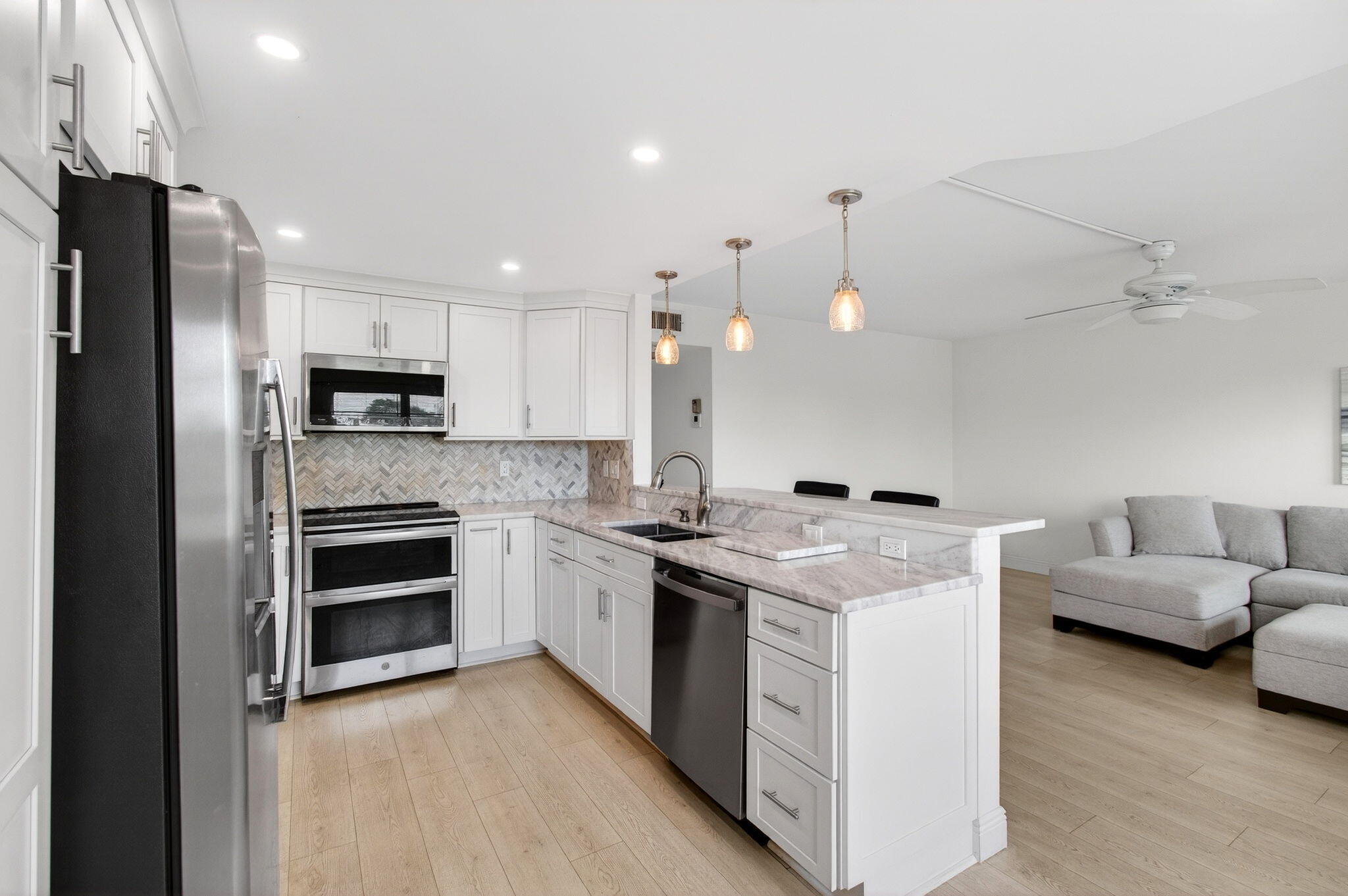 OAKRIDGE U CONDO - Residential