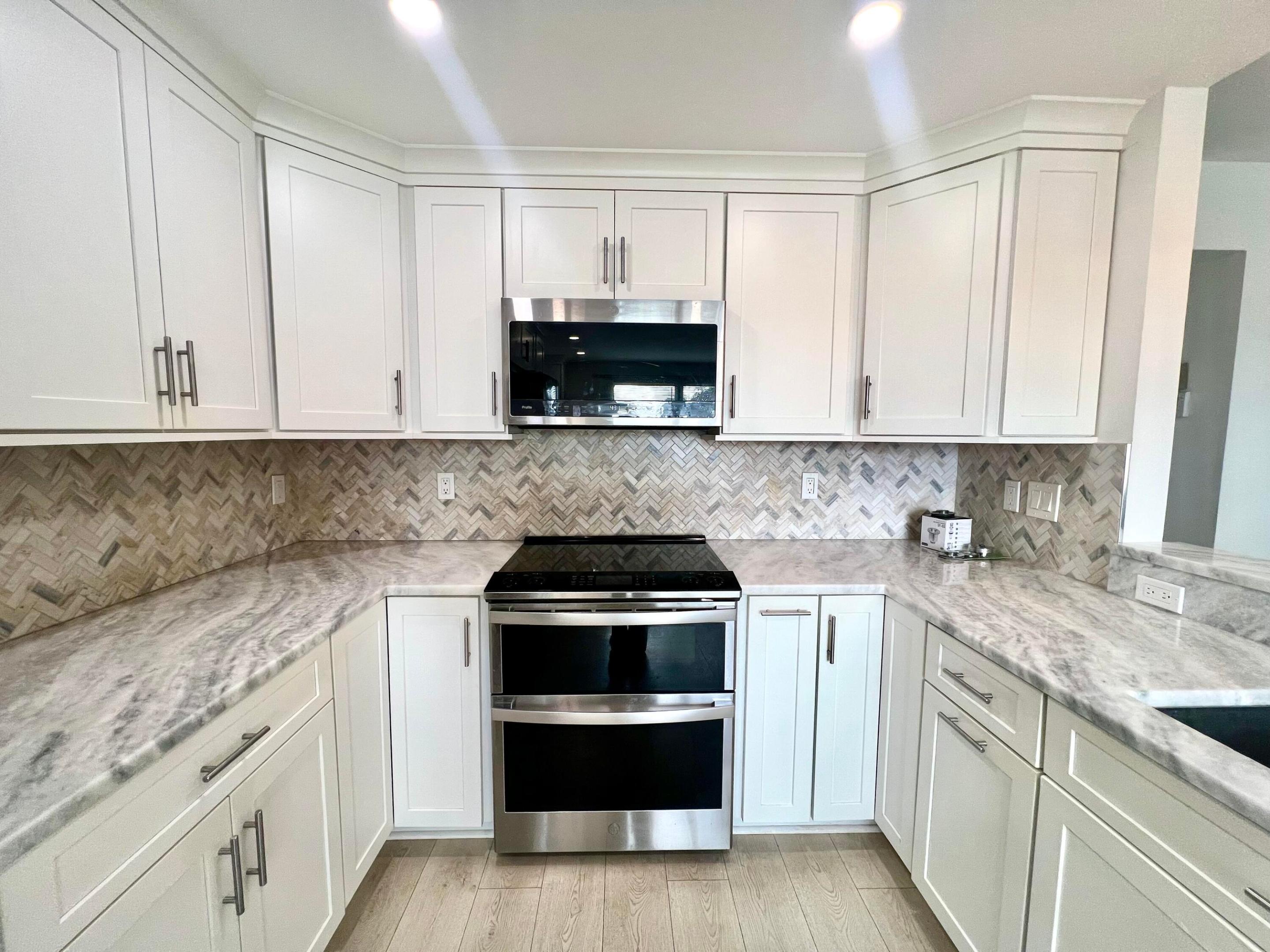 OAKRIDGE U CONDO - Residential