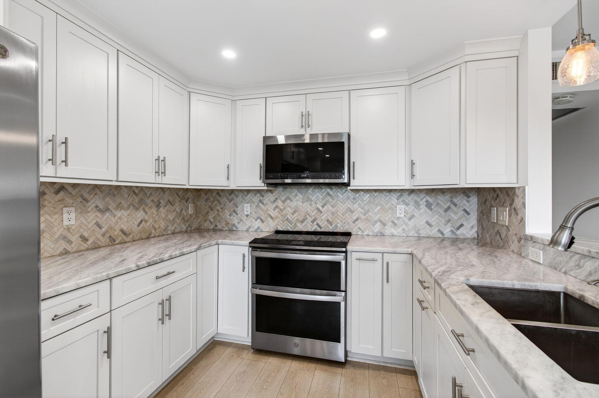 OAKRIDGE U CONDO - Residential