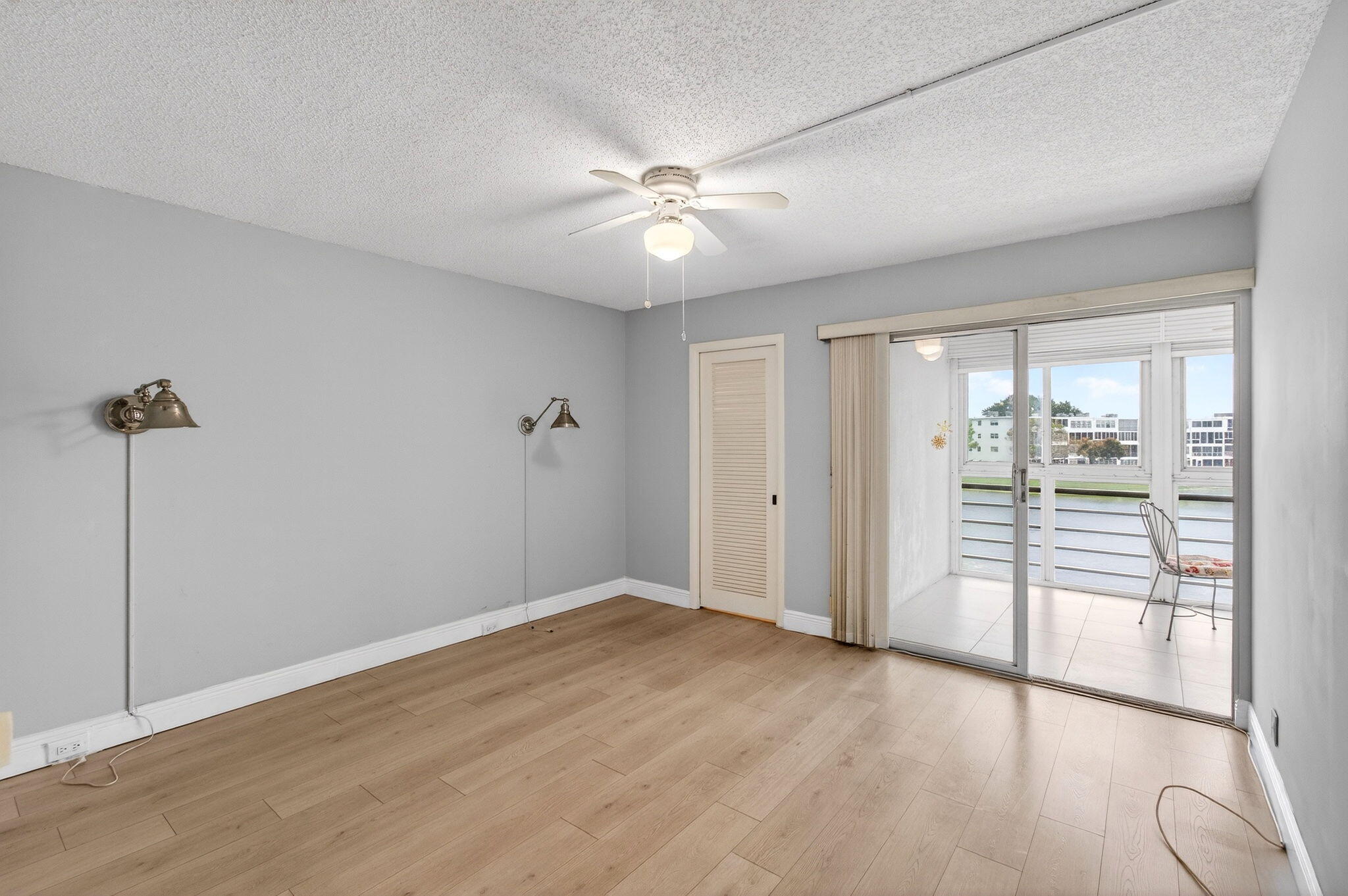 OAKRIDGE U CONDO - Residential