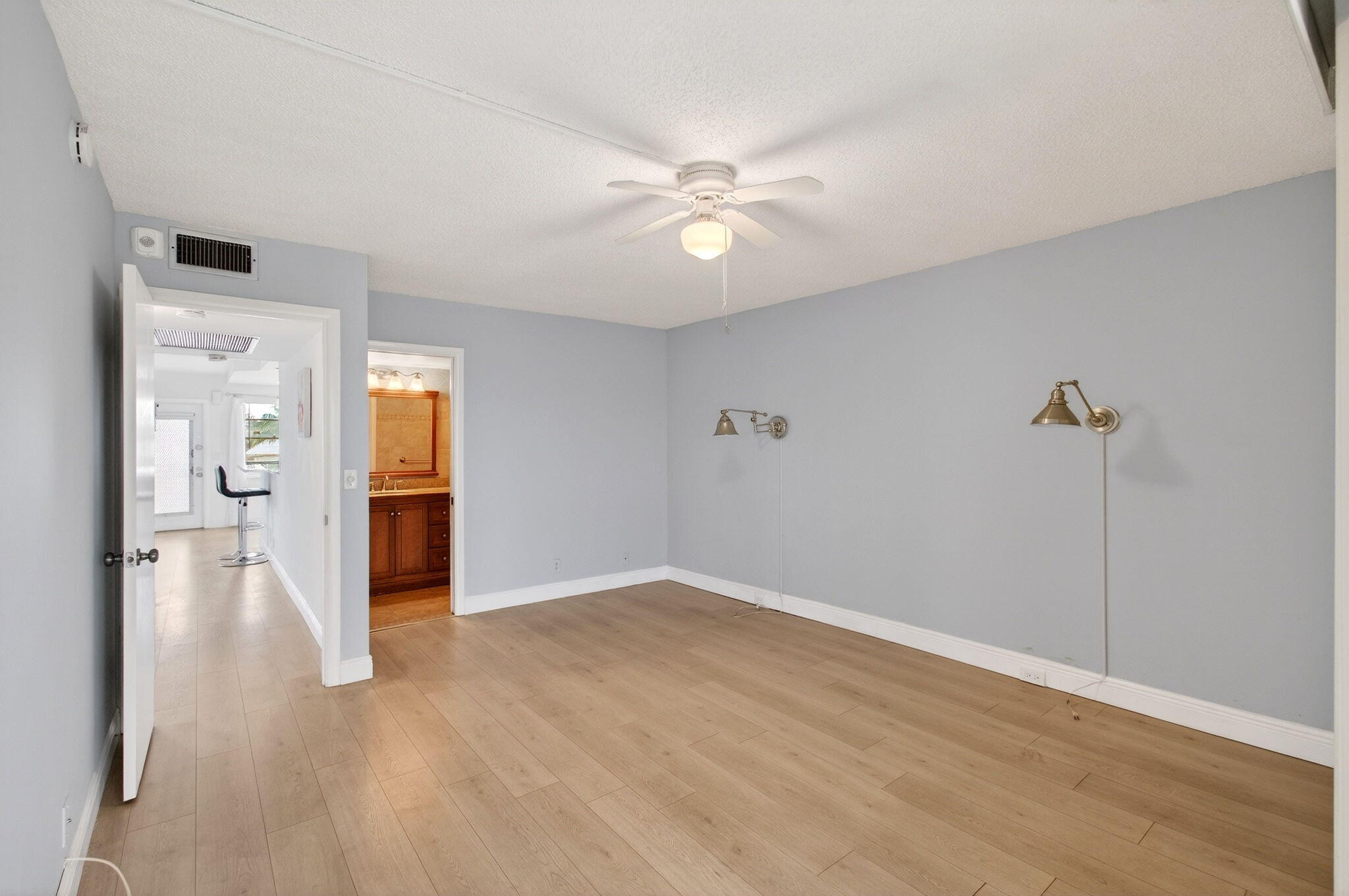 OAKRIDGE U CONDO - Residential