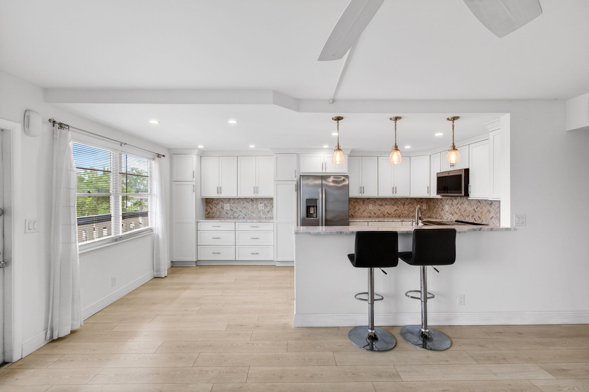 OAKRIDGE U CONDO - Residential