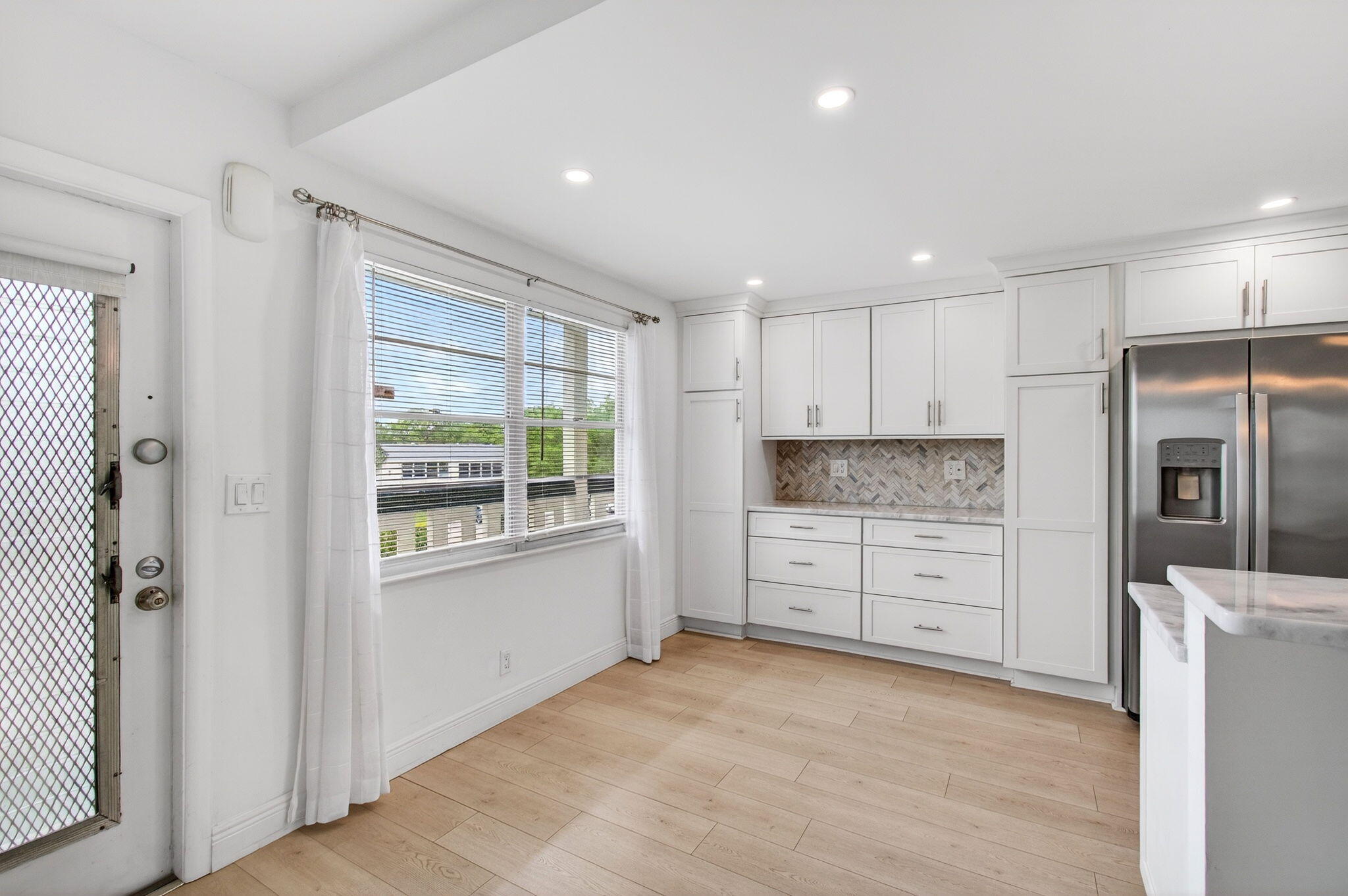 OAKRIDGE U CONDO - Residential