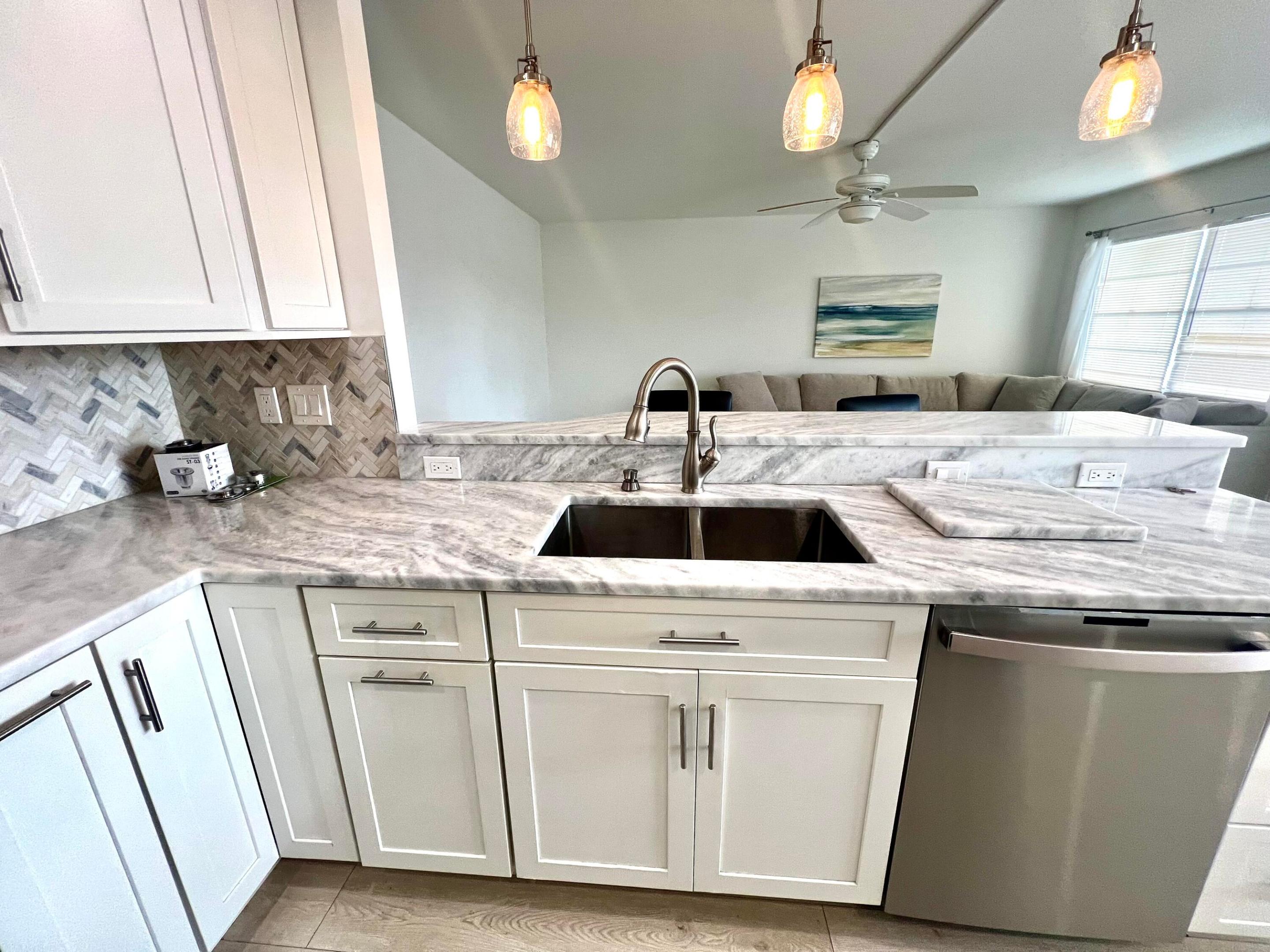 OAKRIDGE U CONDO - Residential