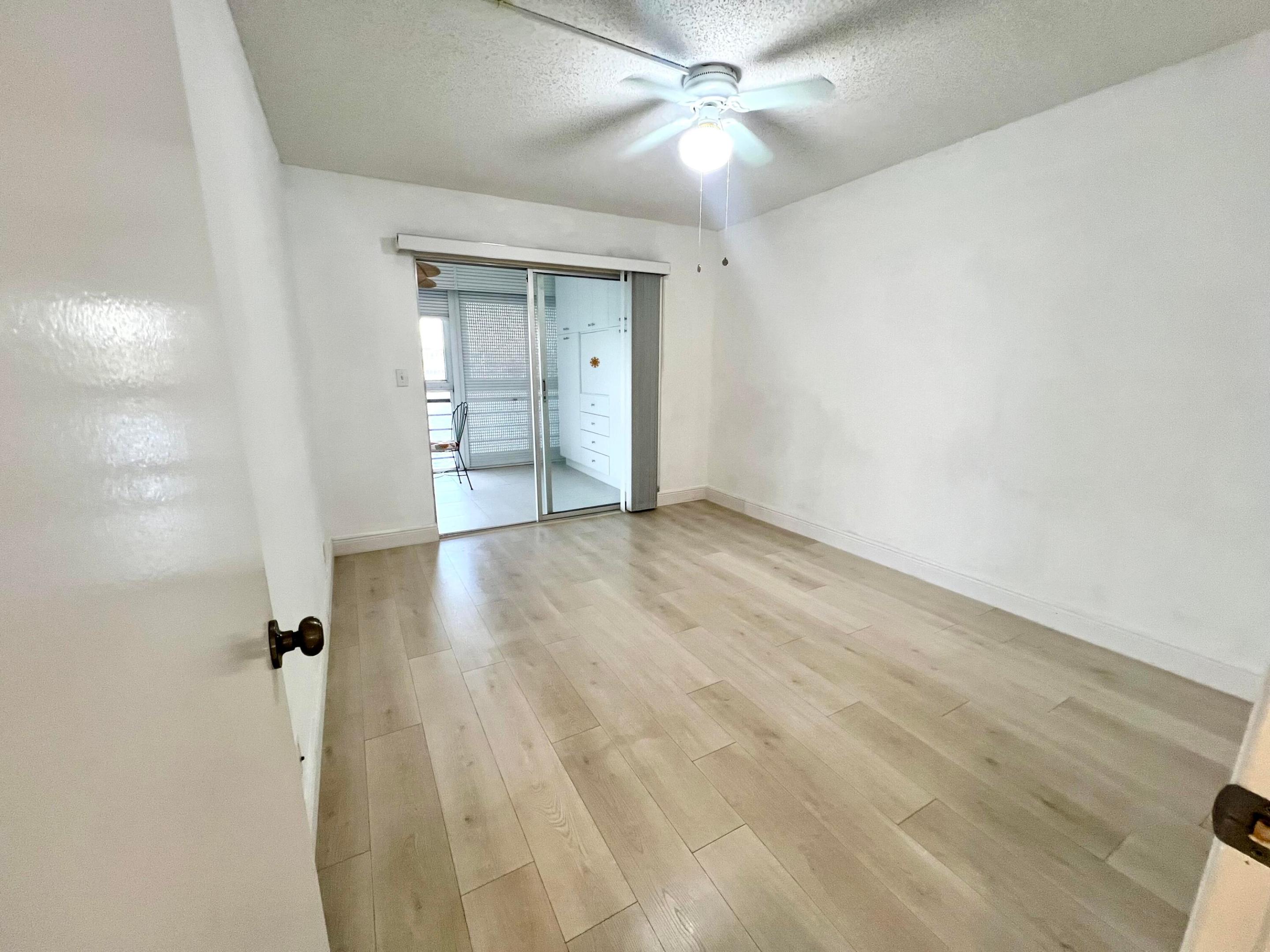 OAKRIDGE U CONDO - Residential