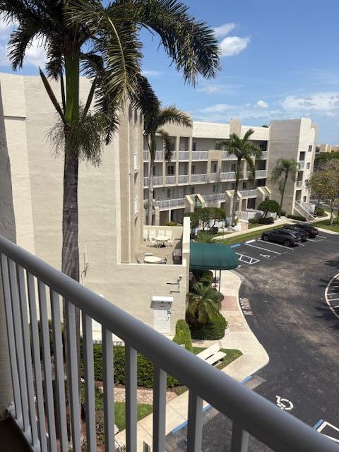 SOUTHAMPTON CONDOMINIUM F - Residential