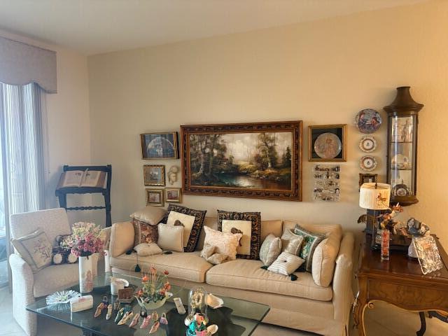 SOUTHAMPTON CONDOMINIUM F - Residential