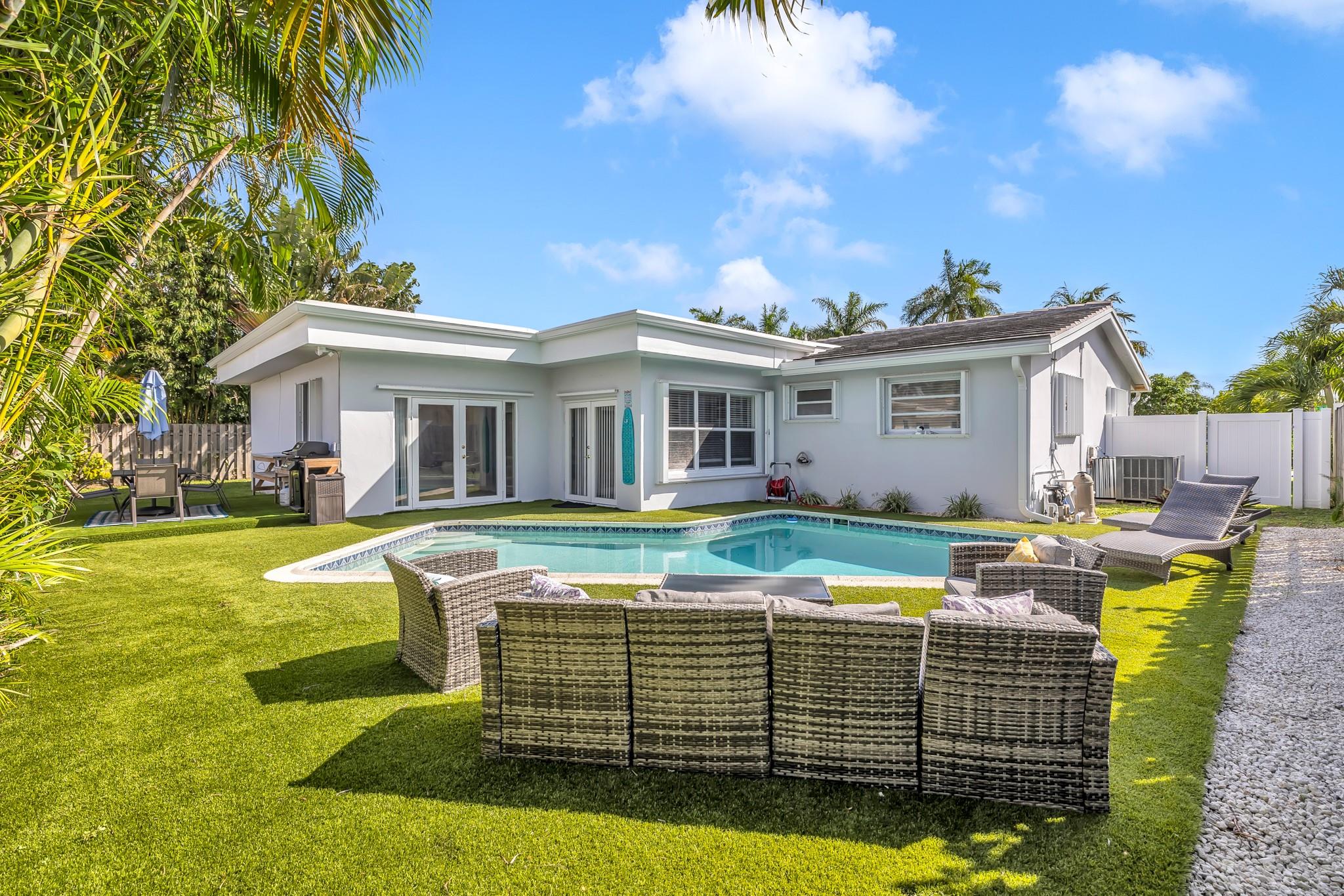 Coral Villas 47-45 B - Residential