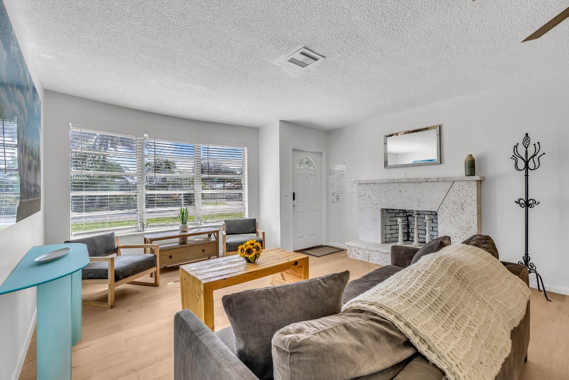 Coral Villas 47-45 B - Residential