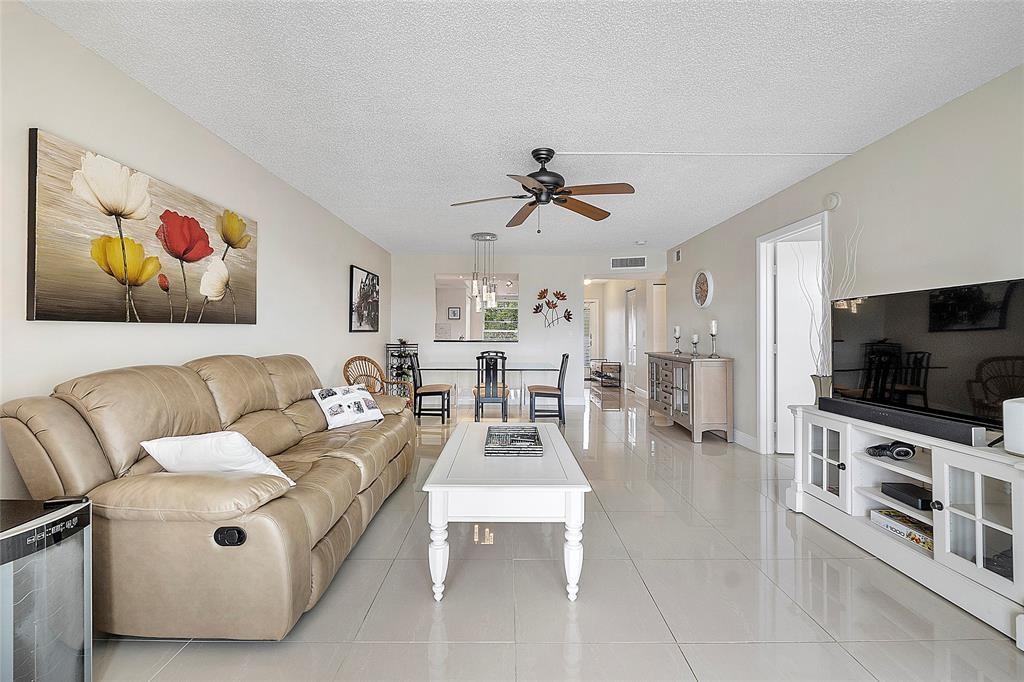 PALM SPRINGS 2 - Residential