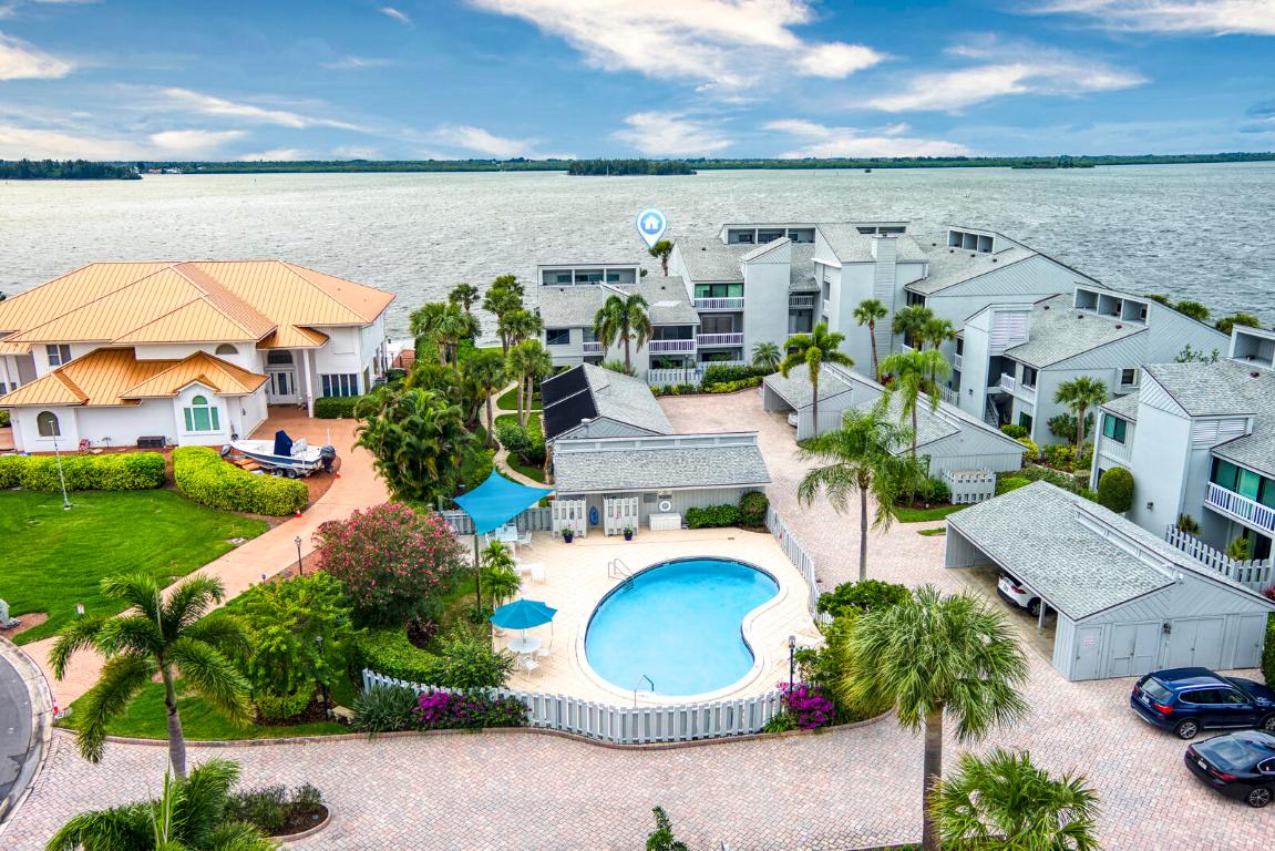 1776 Mooringline Drive 102