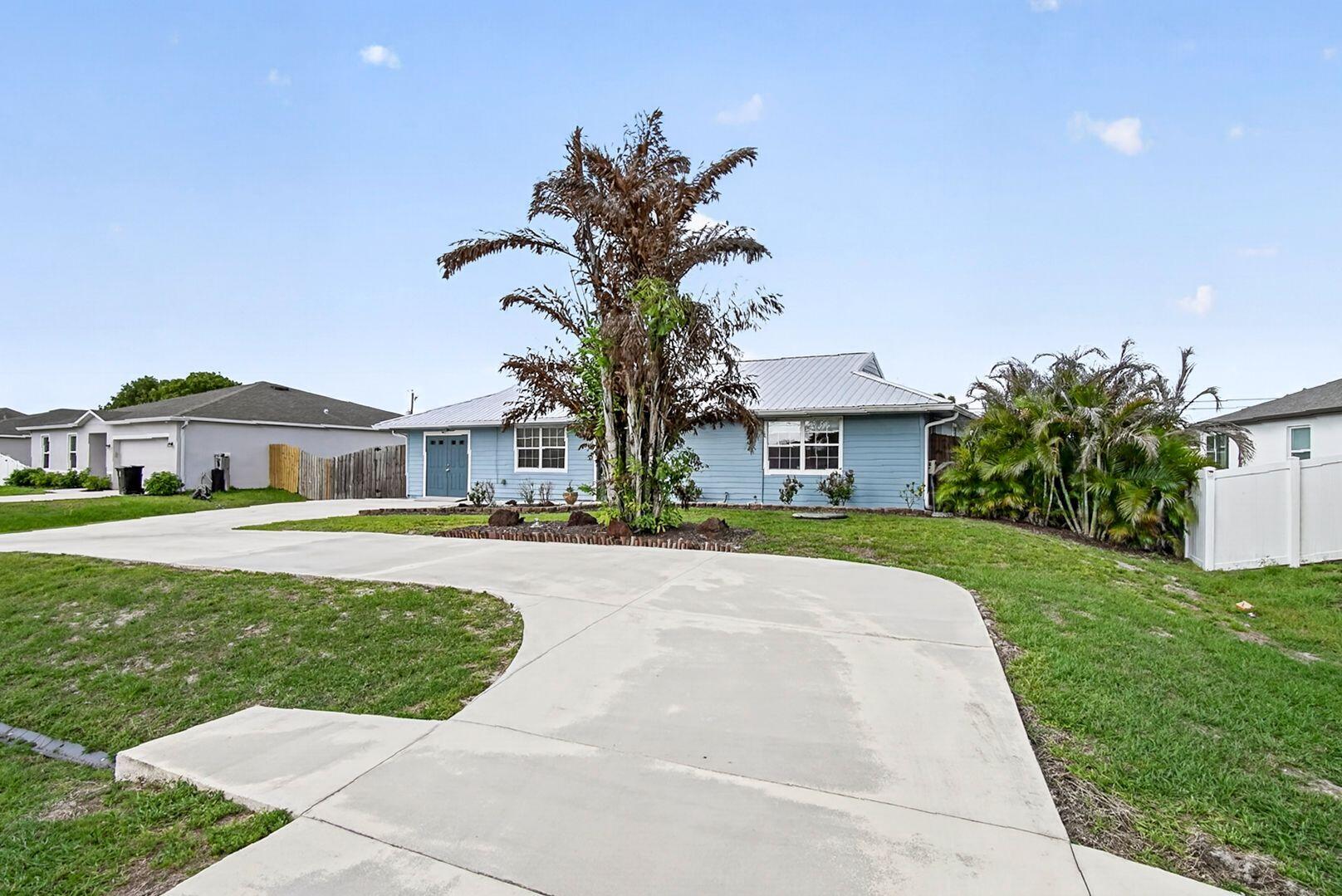 PORT ST LUCIE SECTION 8 - Residential