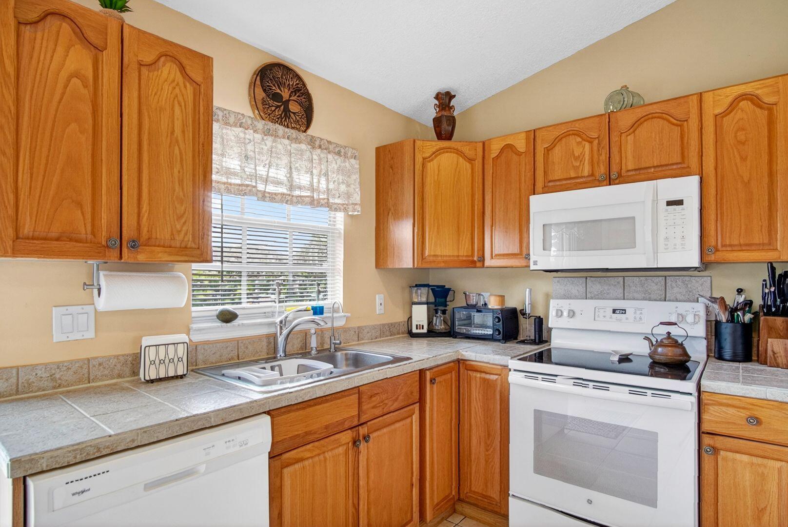 PORT ST LUCIE SECTION 8 - Residential