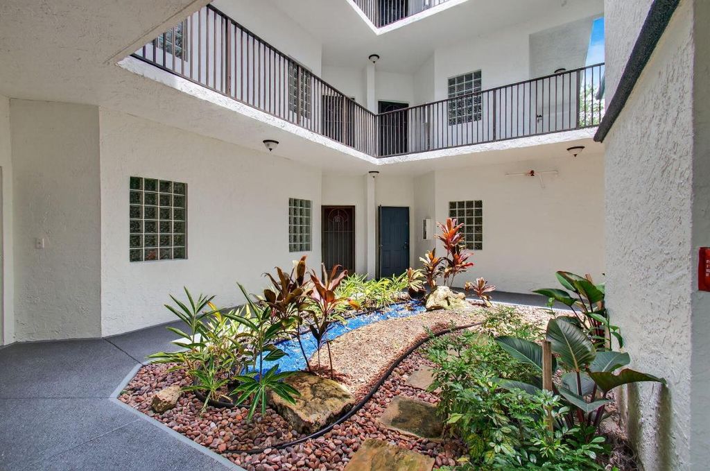 Photo of 5265 Brisata Circle #U, Boynton Beach, FL 33437 (MLS # R11113858)